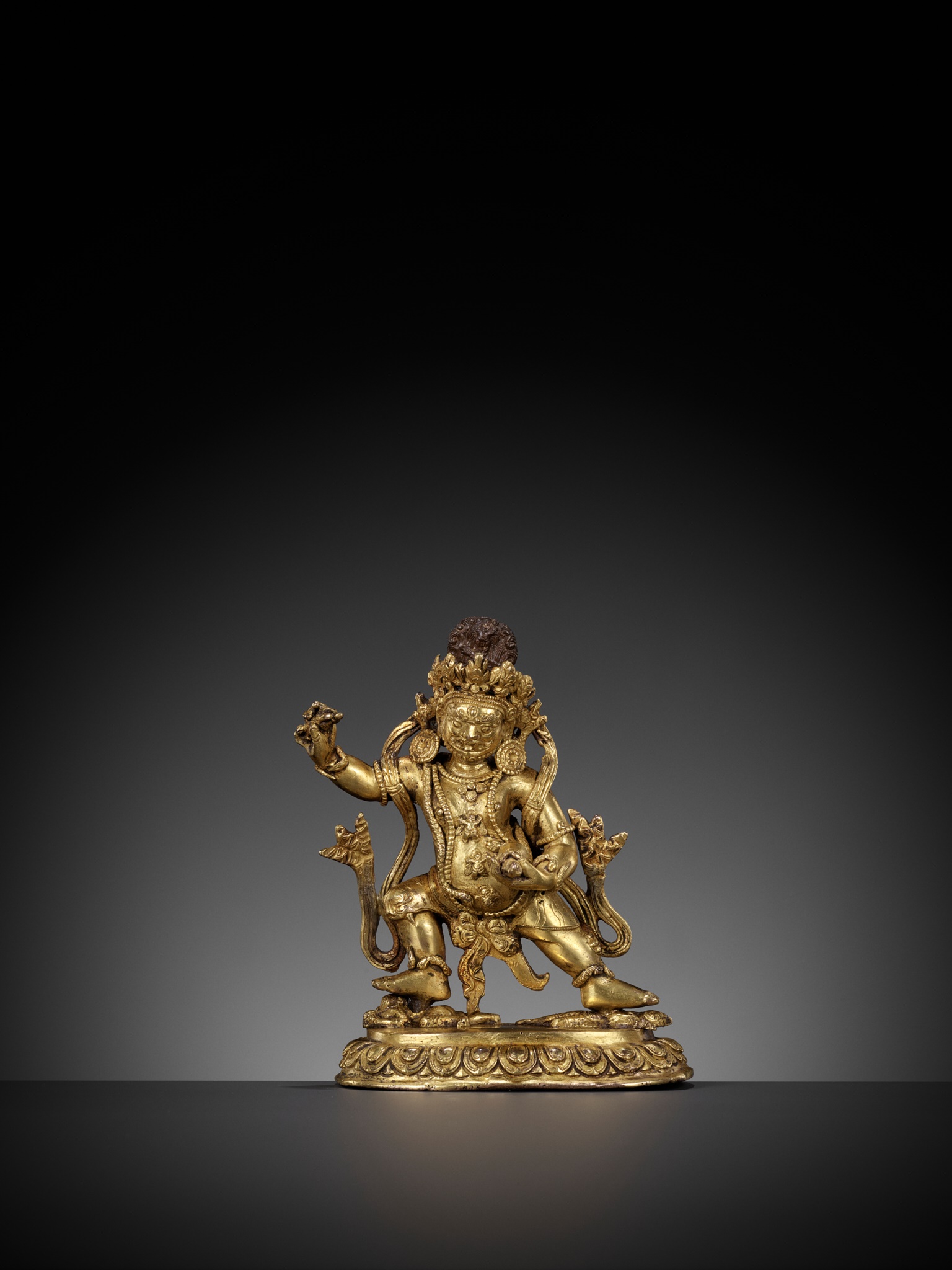 A GILT FIGURE OF VAJRAPANI, TIBET, 17TH-18TH CENTURY - Image 3 of 10