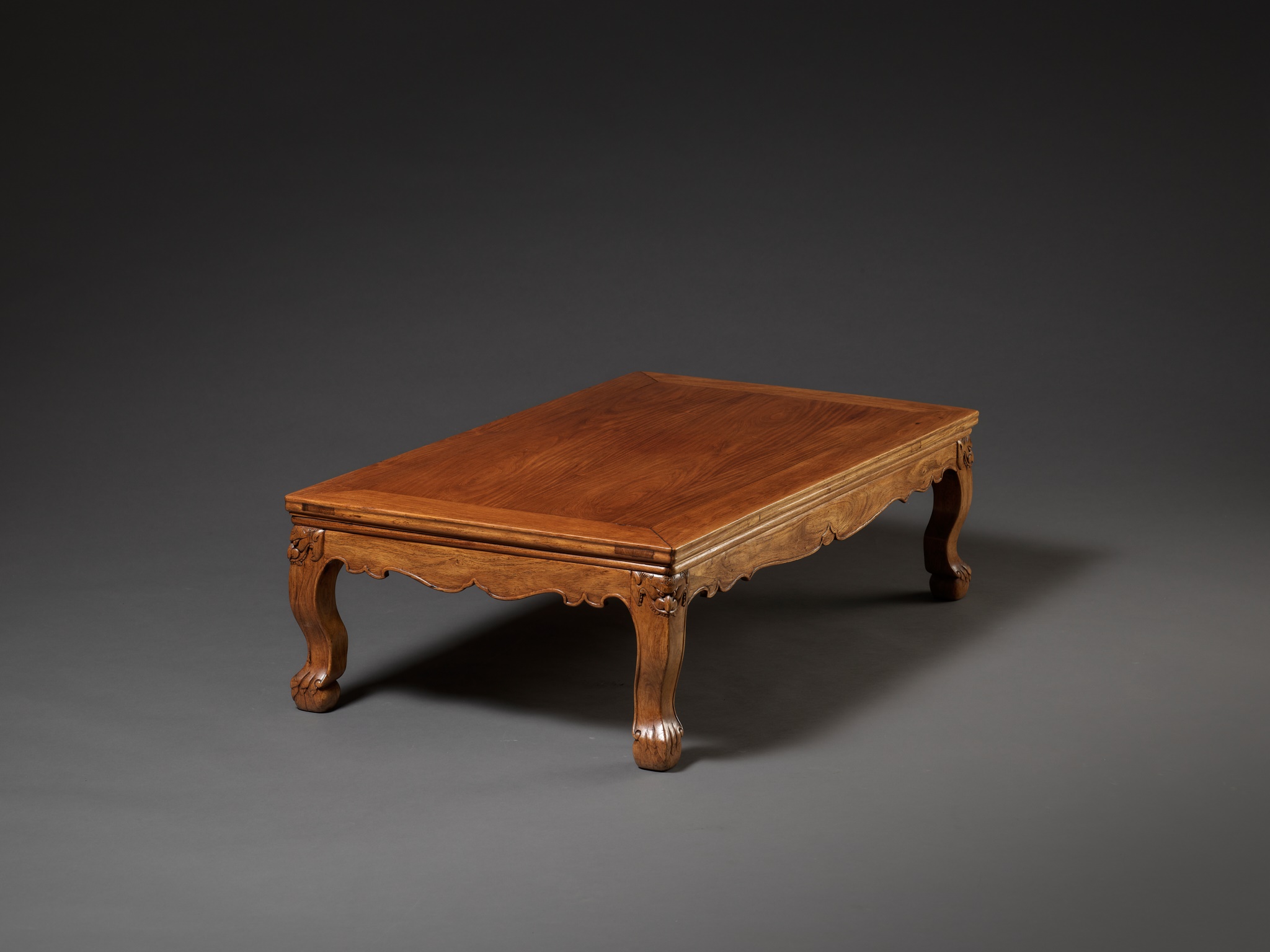 A HUANGHUALI LOW TABLE, KANGZHUO, 17TH-18TH CENTURY - Image 12 of 15