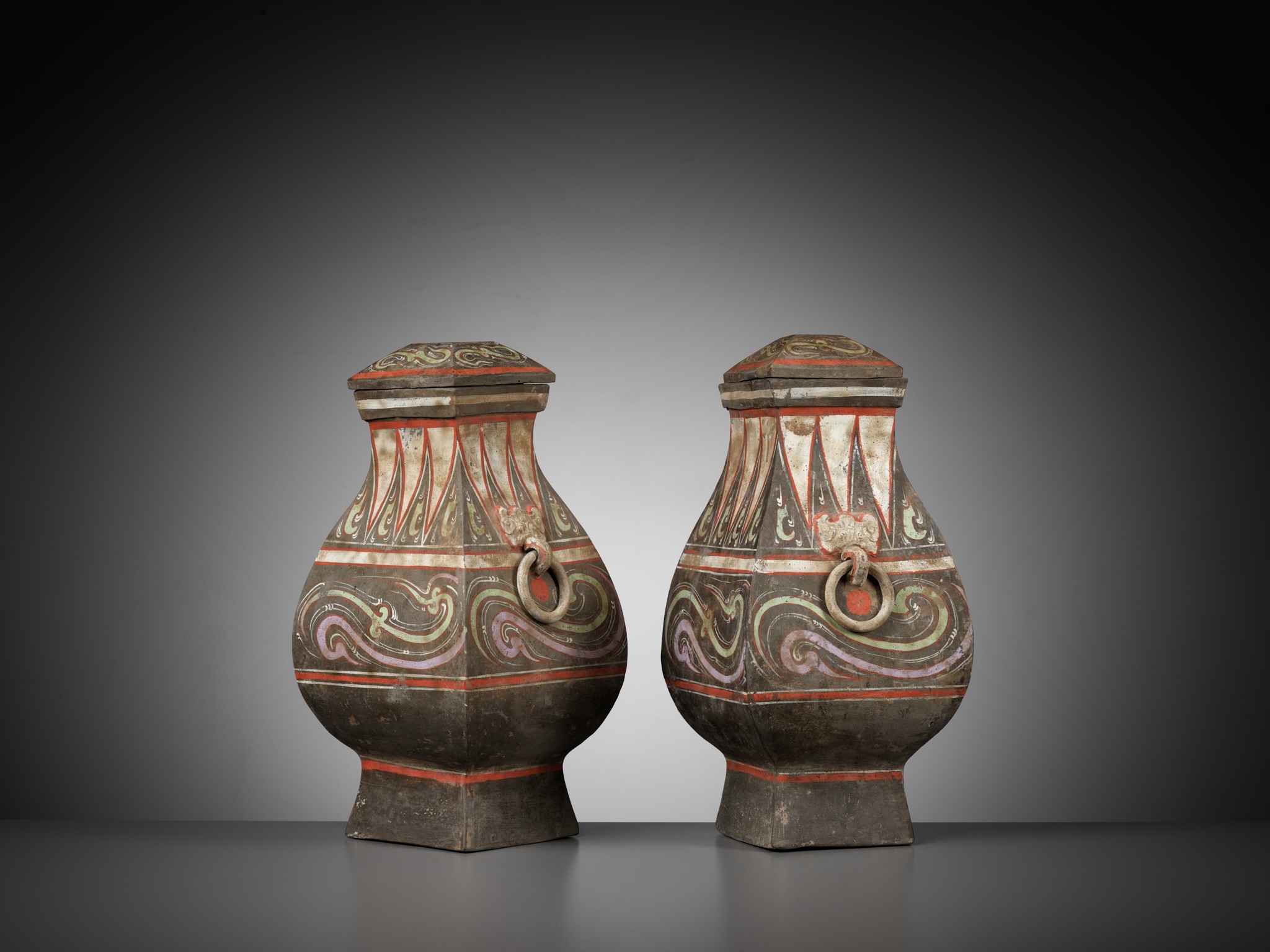 A PAIR OF LARGE PAINTED POTTERY SQUARE VASES AND COVERS, FANGHU, HAN DYNASTY - Image 15 of 19