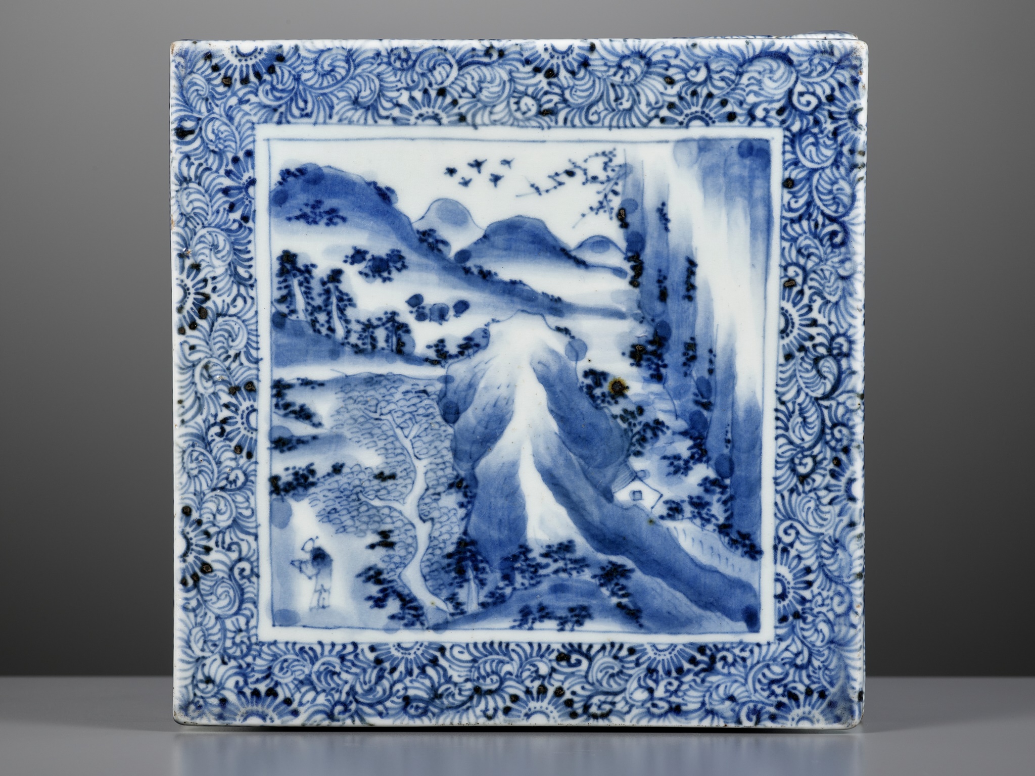 A MASSIVE BLUE AND WHITE 'LANDSCAPE' STAND, LATE MING TO EARLY QING DYNASTY - Image 7 of 17