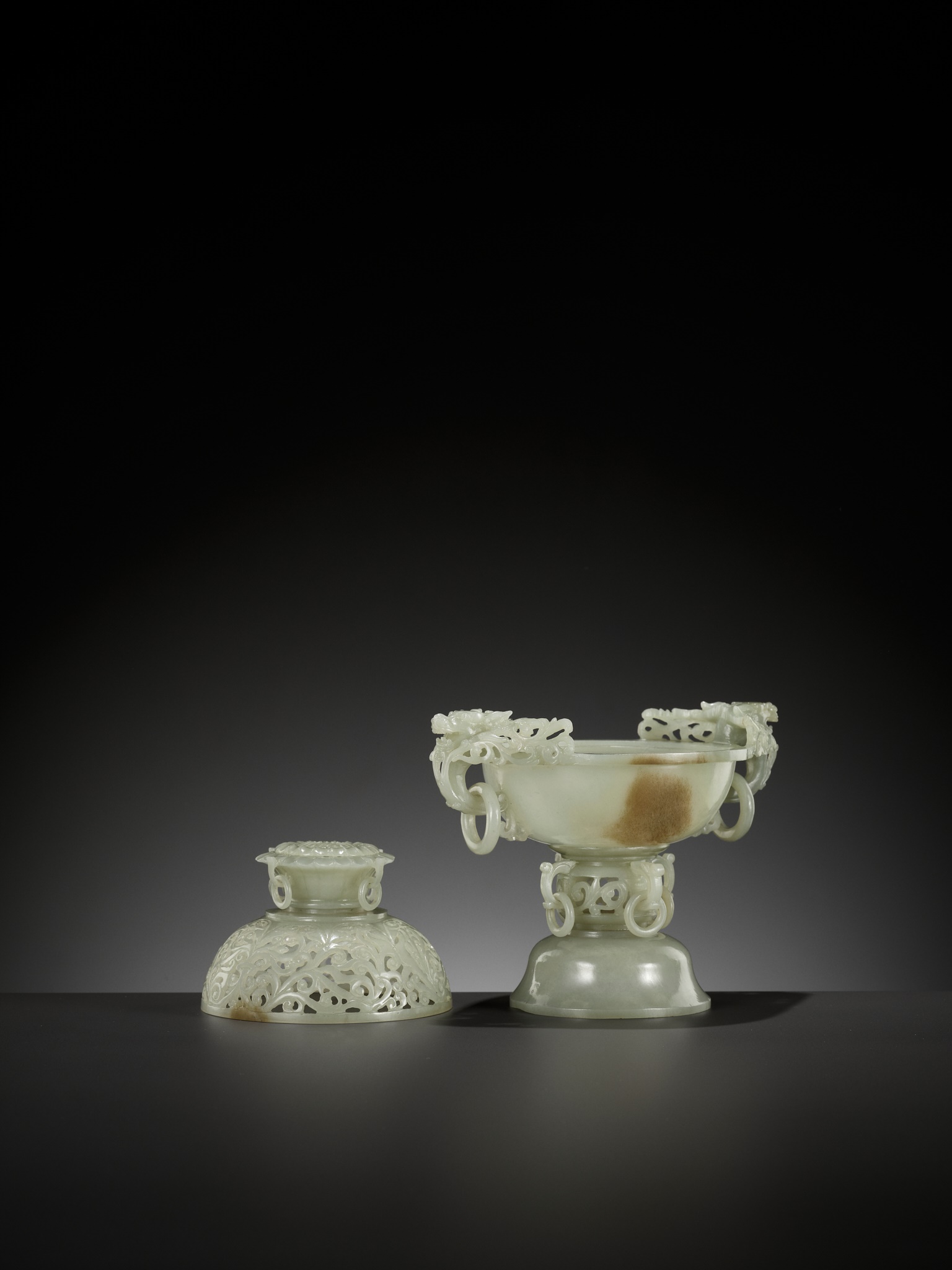 A MUGHAL STYLE PALE CELADON JADE CENSER AND COVER - Image 13 of 16