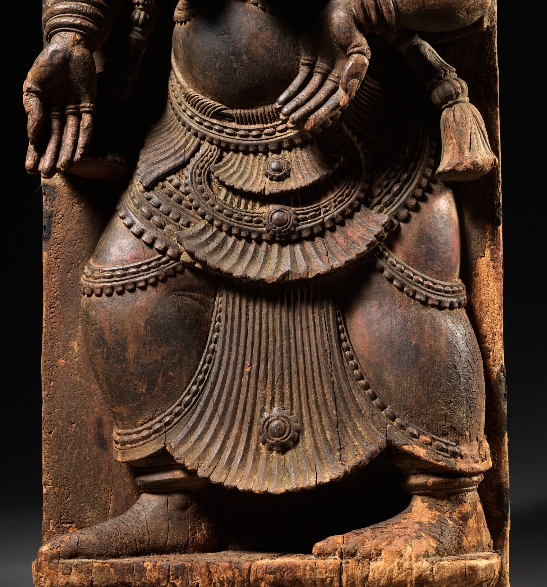 A LARGE AND HIGHLY IMPRESSIVE WOOD RELIEF OF A DANCING FEMALE DEMON, KERALA, SOUTH INDIA, 17TH CT - Image 2 of 8