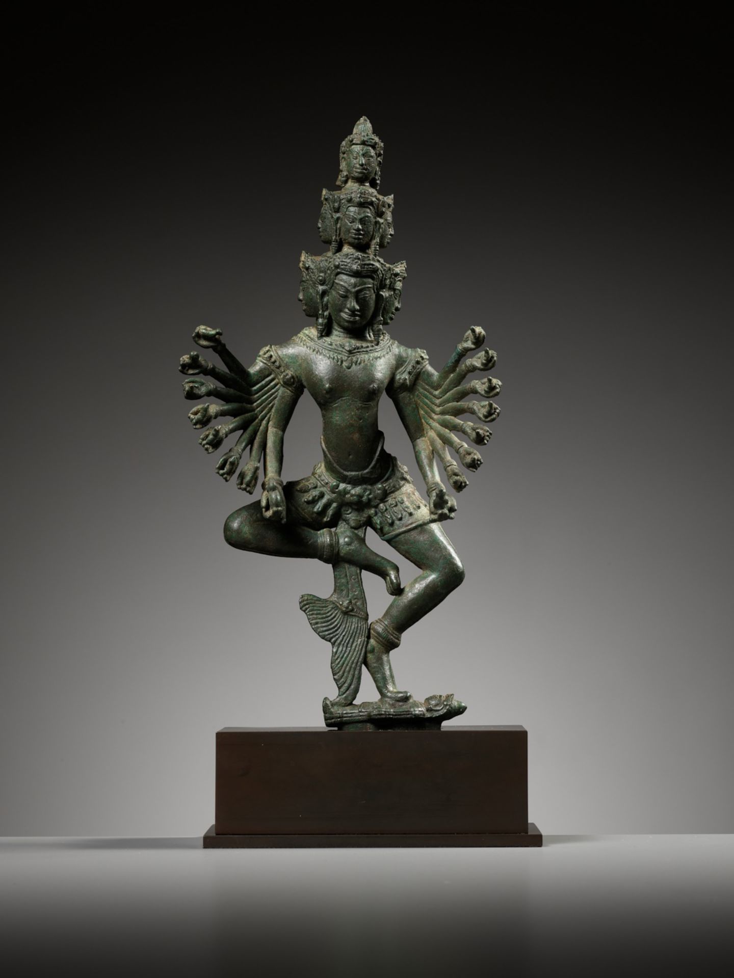 A BRONZE FIGURE OF A DANCING HEVAJRA, ANGKOR PERIOD, BAYON STYLE - Bild 2 aus 14