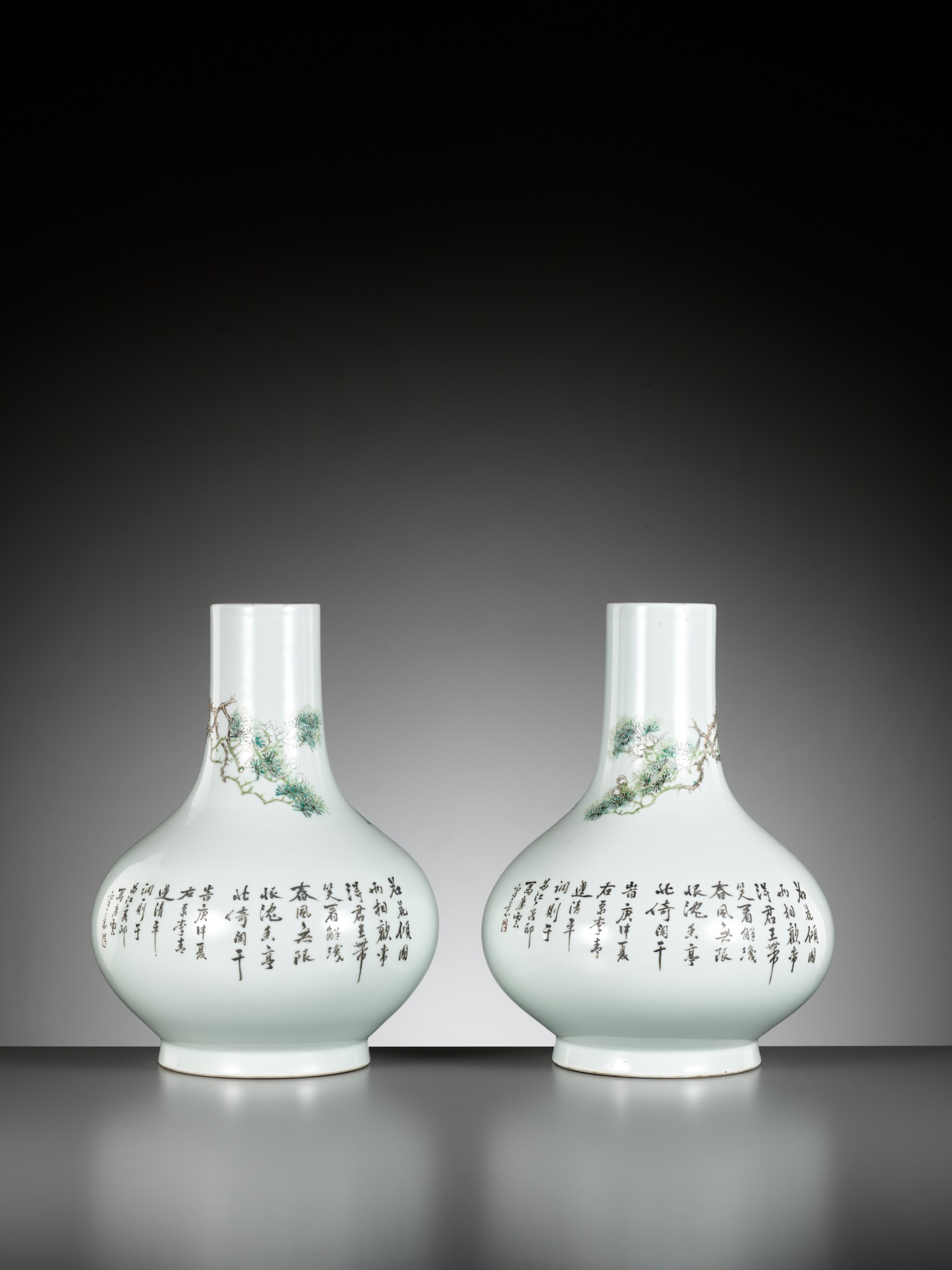 A PAIR OF 'QIANJIANG CAI' ENAMELED 'PEACOCK AND CRANE' VASES, BY MA QINGYUN, DATED 1920 - Image 10 of 13