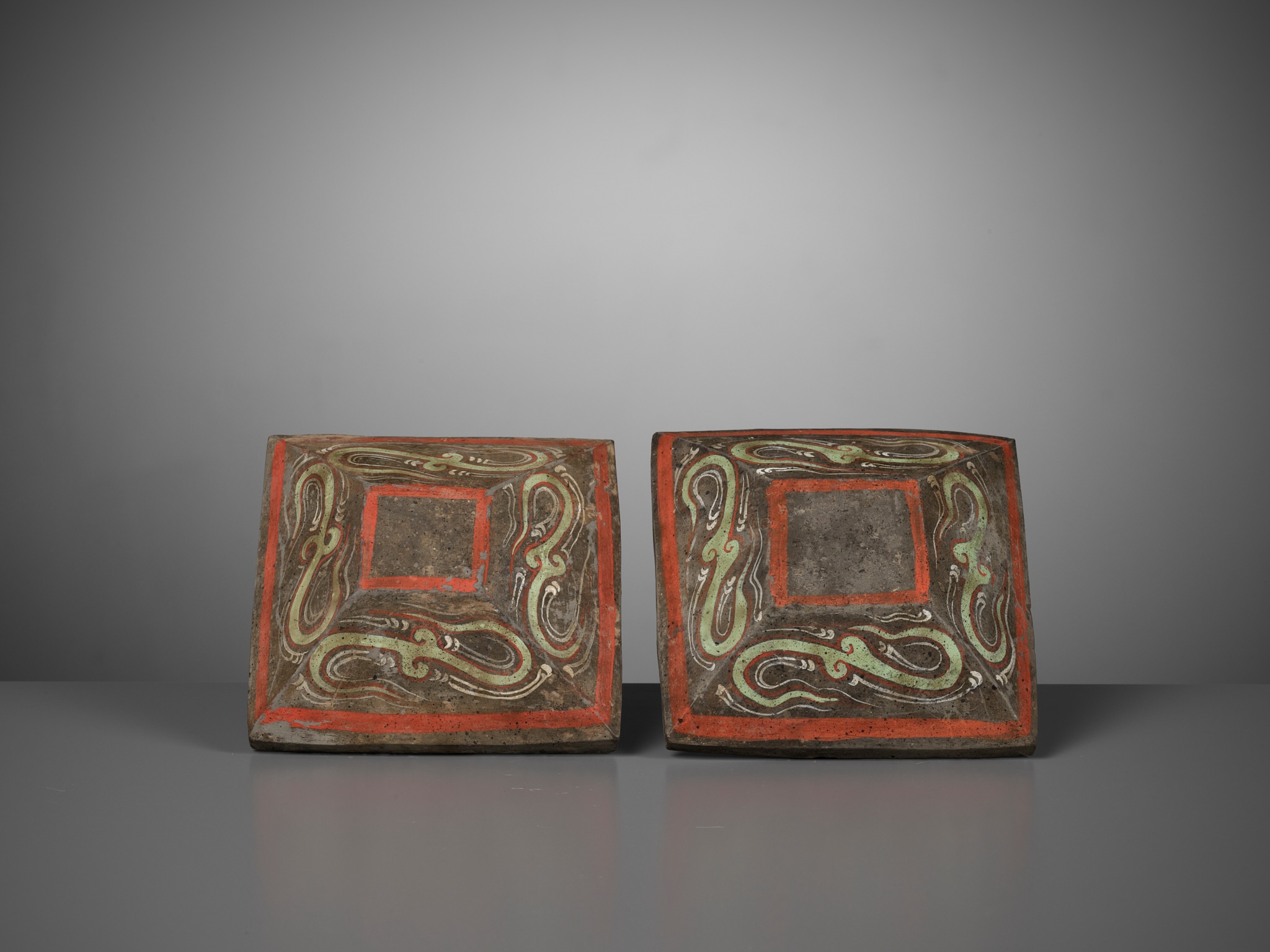 A PAIR OF LARGE PAINTED POTTERY SQUARE VASES AND COVERS, FANGHU, HAN DYNASTY - Image 19 of 19