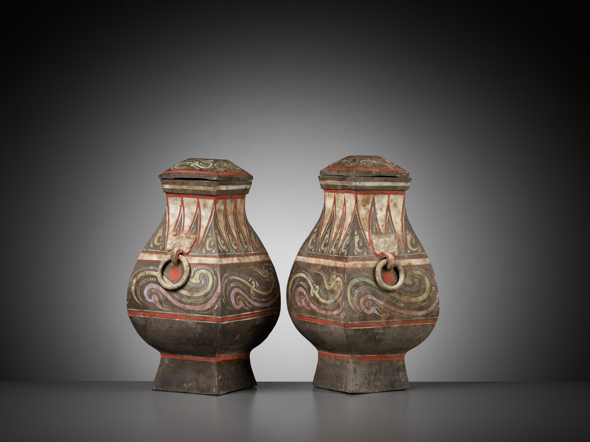 A PAIR OF LARGE PAINTED POTTERY SQUARE VASES AND COVERS, FANGHU, HAN DYNASTY - Image 13 of 19