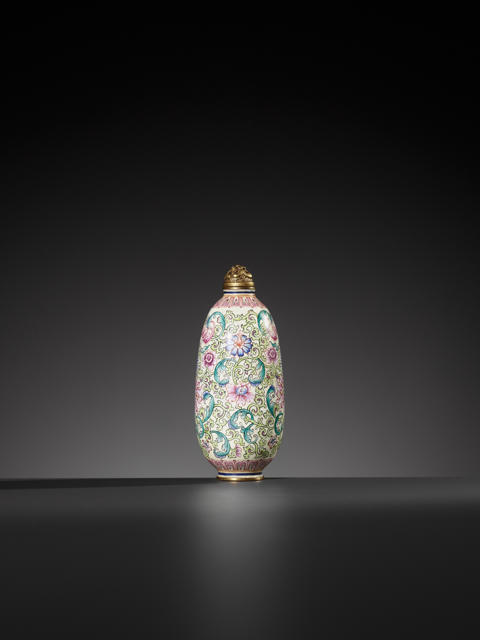 AN IMPERIAL GUANGZHOU ENAMEL 'LOTUS AND SHOU' SNUFF BOTTLE, YONGZHENG MARK AND PERIOD - Image 3 of 11