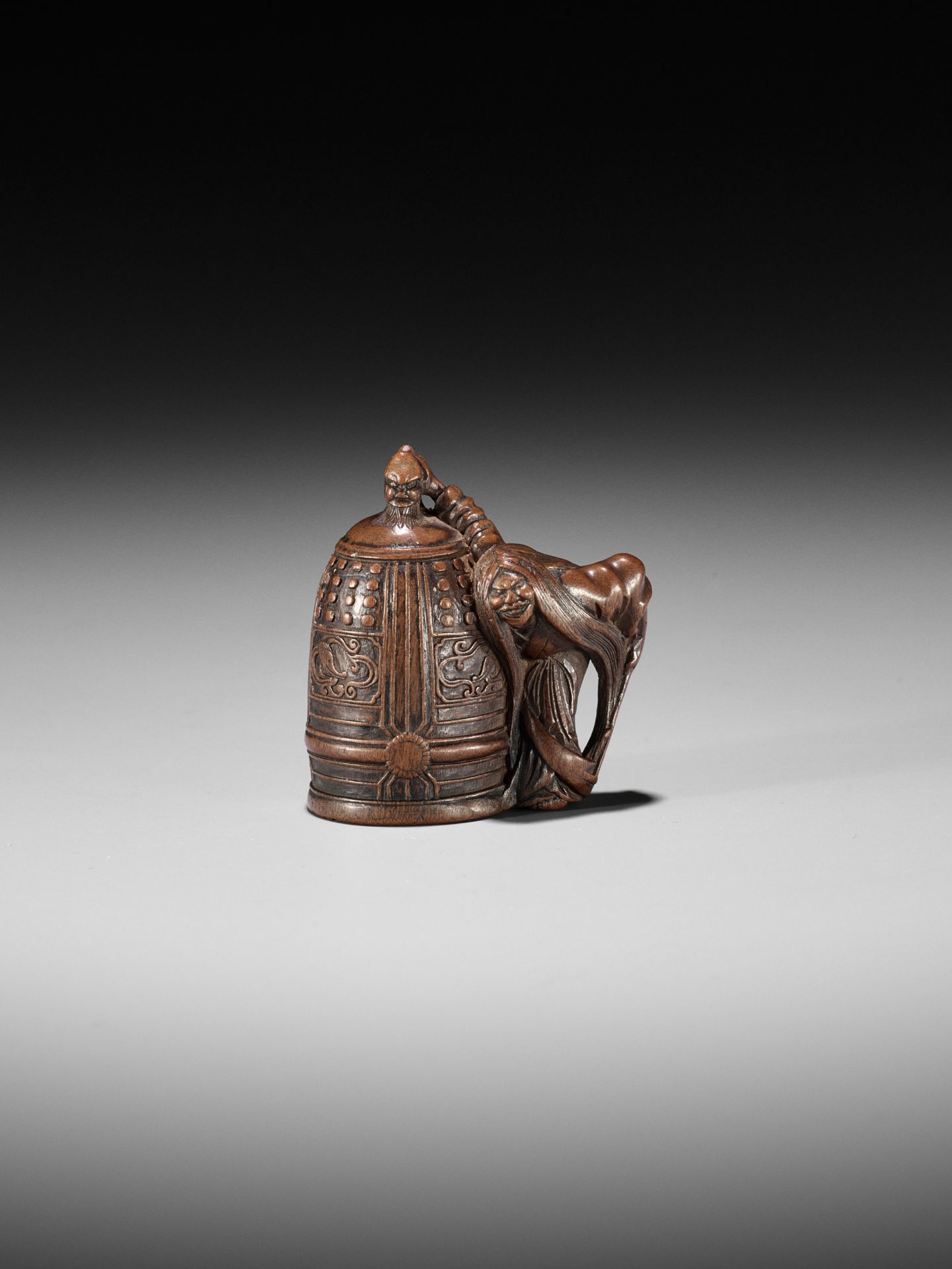 MASAKAZU: A SUPERB NAGOYA SCHOOL WOOD NETSUKE OF KIYOHIME - Image 10 of 15