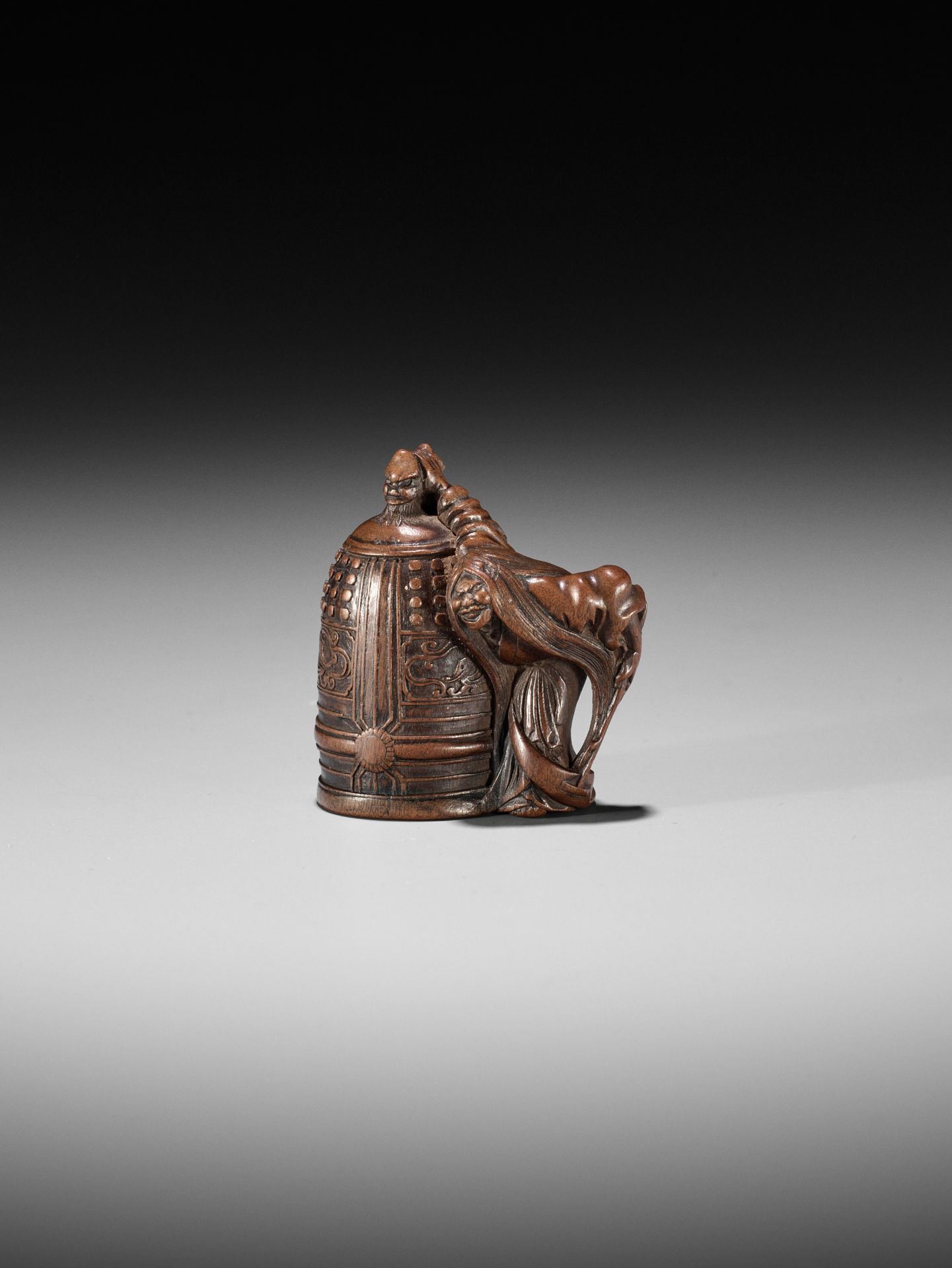 MASAKAZU: A SUPERB NAGOYA SCHOOL WOOD NETSUKE OF KIYOHIME - Image 9 of 15