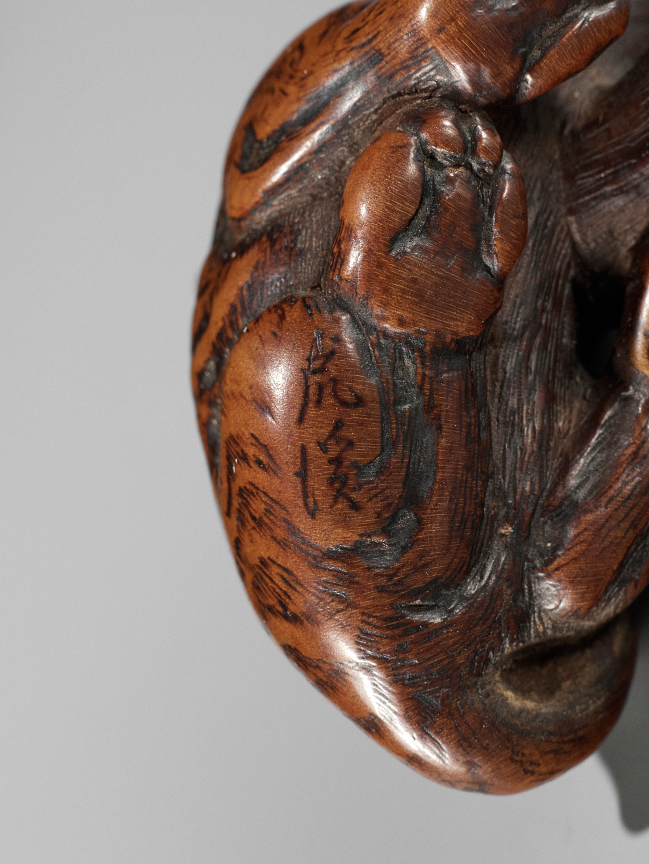 KOKEI: A WOOD NETSUKE OF A TIGER - Image 15 of 15