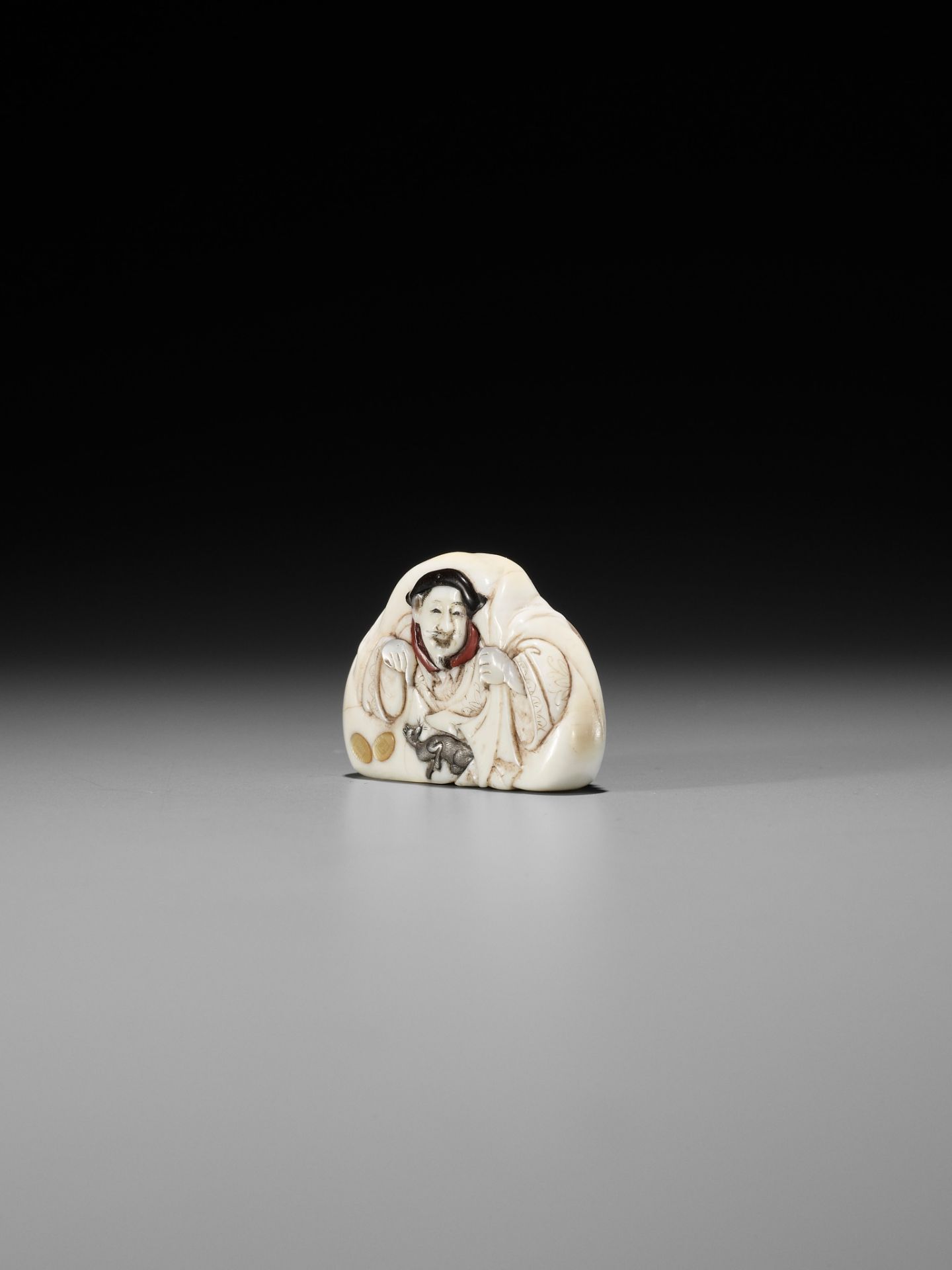 HOKOKU: A SHIBAYAMA-INLAID IVORY NETSUKE DEPICTING DAIKOKU - Image 5 of 11