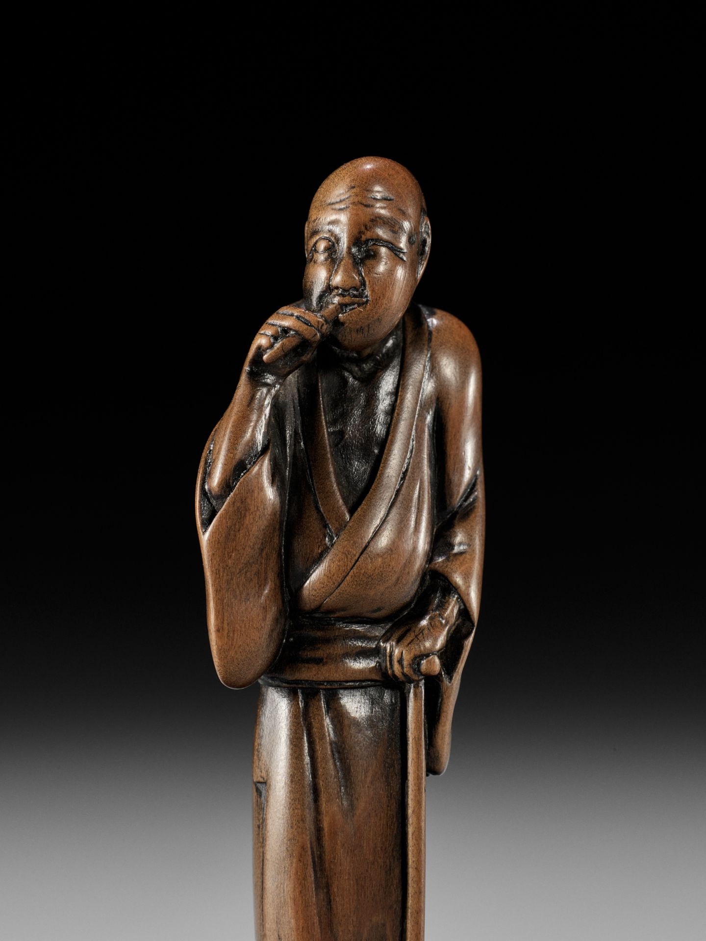 HOKYUDO ITSUMIN: A FINE WOOD NETSUKE OF A BLIND MAN CLEANING HIS TEETH - Image 10 of 13