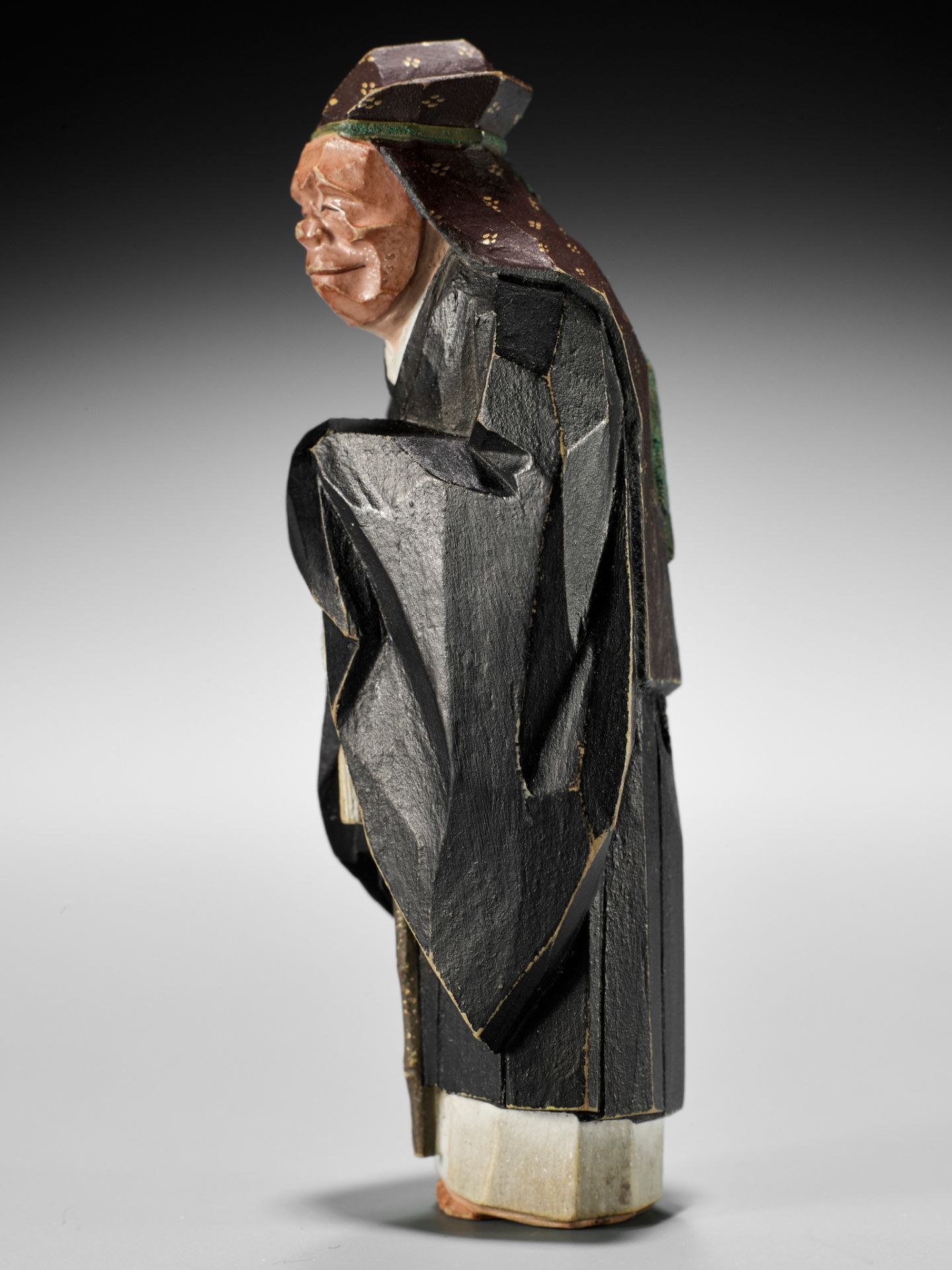 MORIKAWA TOEN: AN EXCEPTIONAL PAINTED WOOD NETSUKE OF AN ACTOR IN THE ROLE OF THE FOX PRIEST - Image 5 of 17