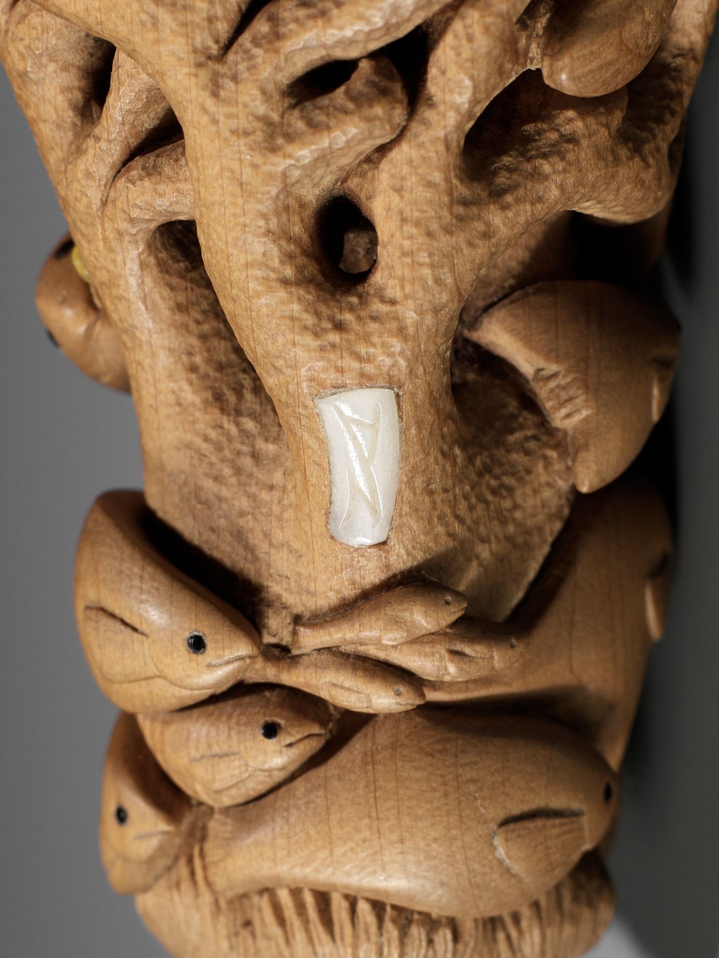 DOUG MARSDEN: AN INLAID WOOD NETSUKE OF TURTLES AND OTHER MARINE LIFE, 'PACIFIC JEWEL' - Image 10 of 11