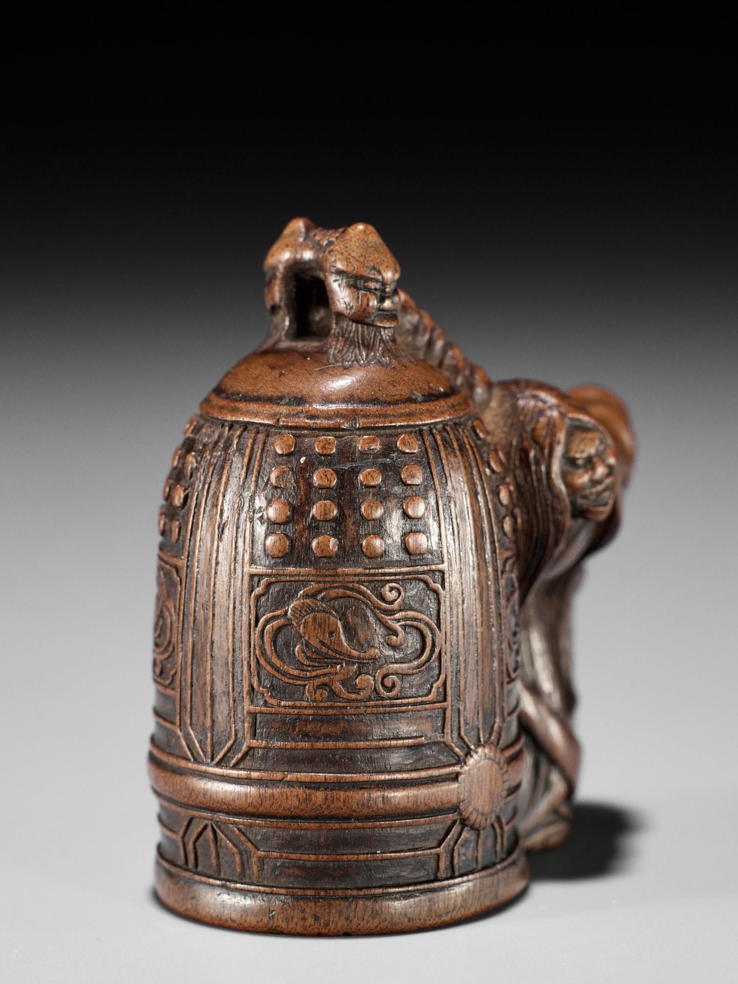 MASAKAZU: A SUPERB NAGOYA SCHOOL WOOD NETSUKE OF KIYOHIME - Image 8 of 15