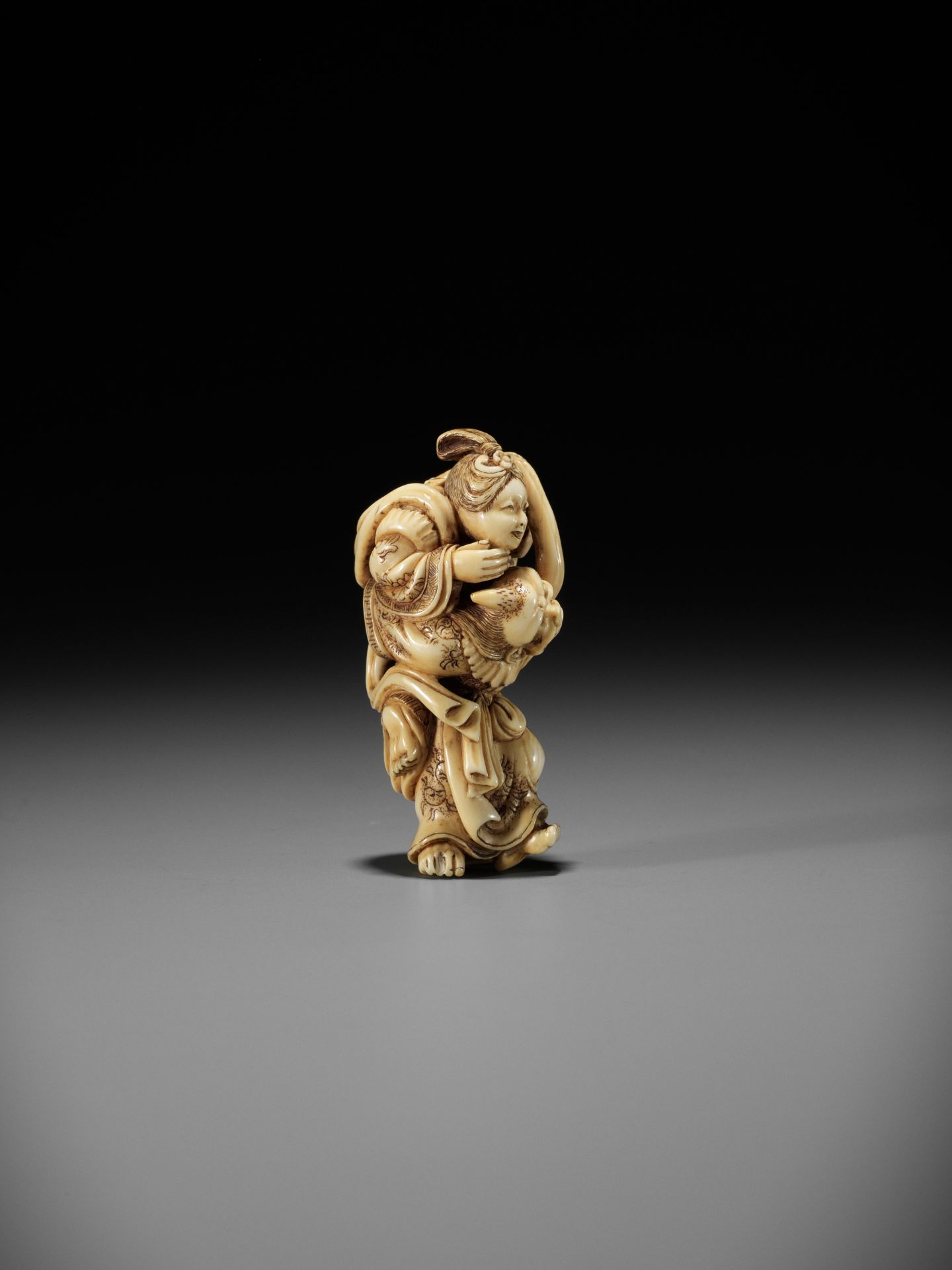 HIDEMASA: A FINE IVORY NETSUKE OF IKKAKU CARRYING THE PRINCESS SENDARAMO - Image 11 of 14