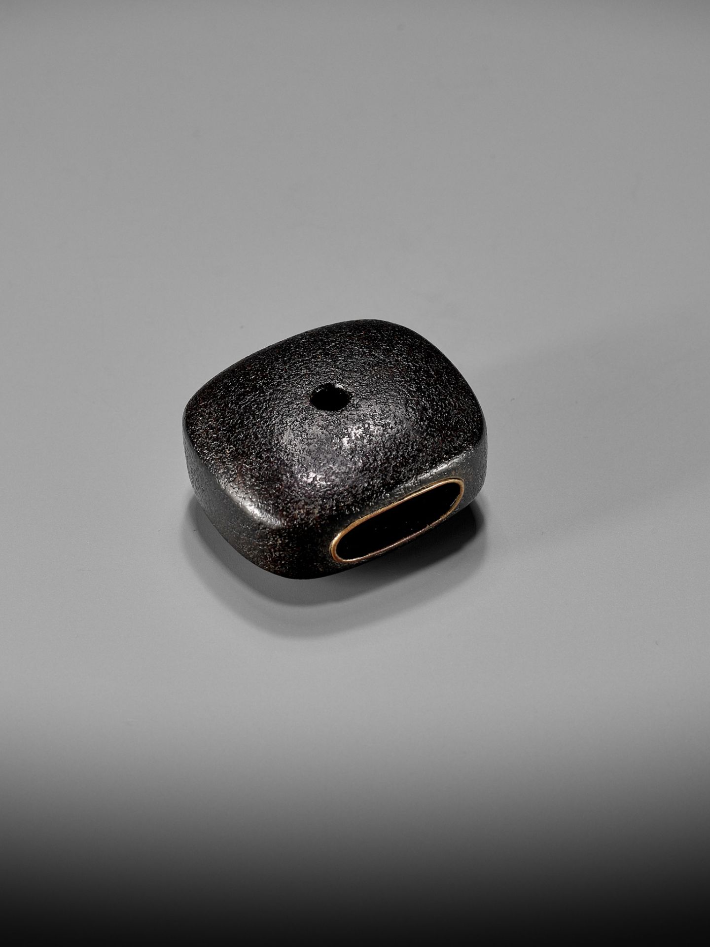 A RARE AND UNUSUAL LACQUER NETSUKE WITH FLORAL DESIGN - Image 10 of 10