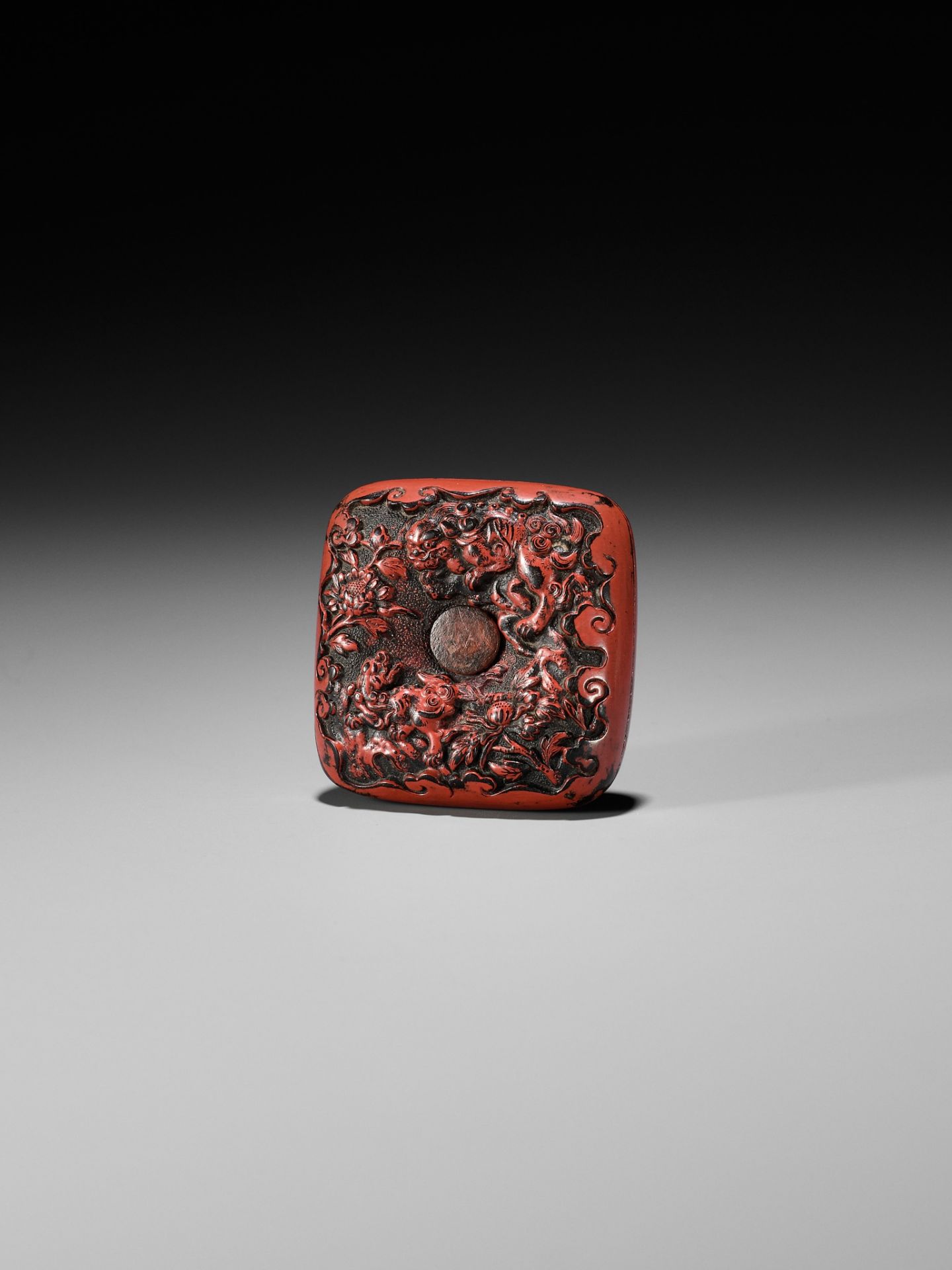 A NEGORO LACQUER NETSUKE DEPICTING SHISHI NO SAKA OTOSHI - Image 7 of 8