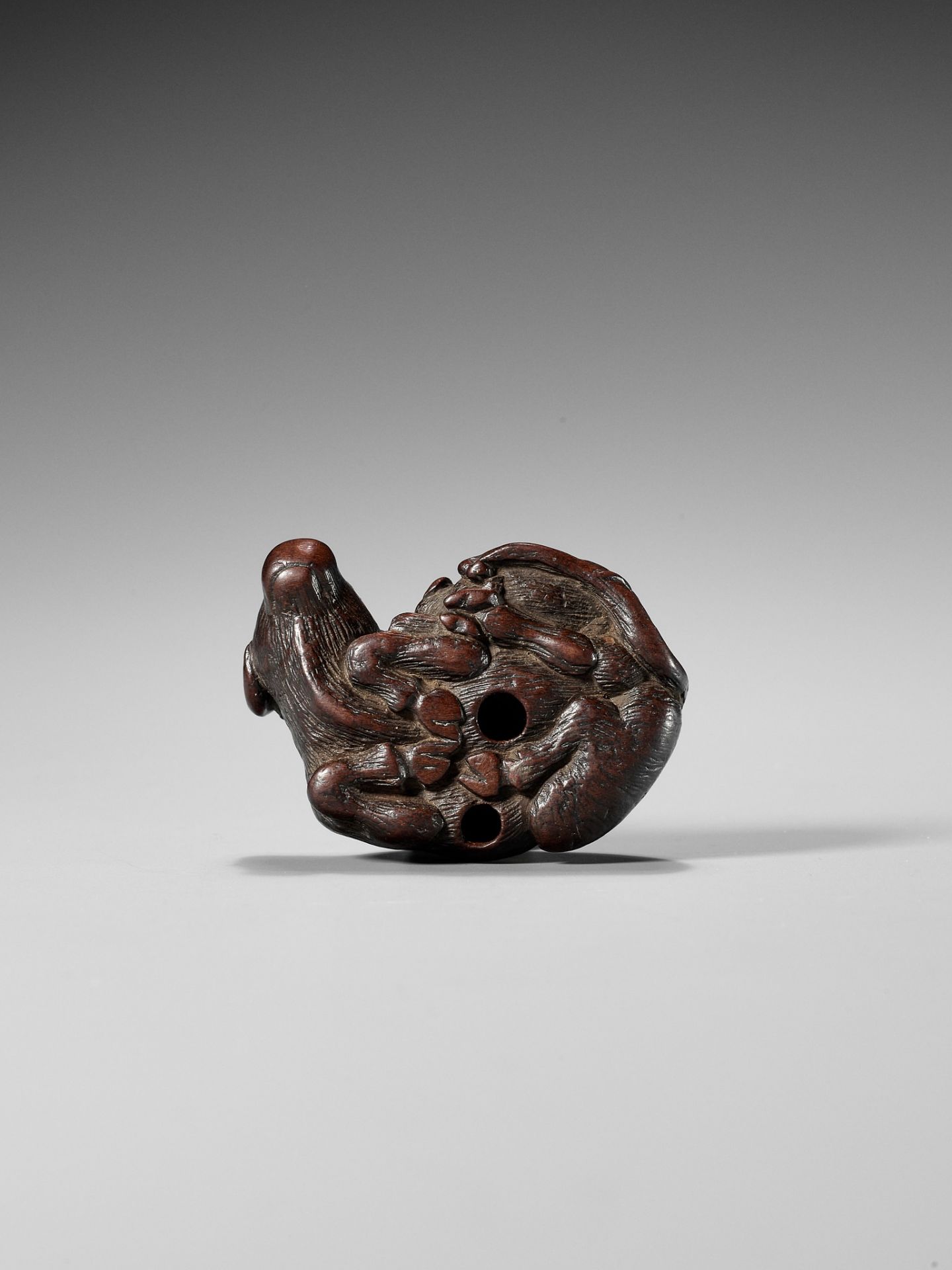 A SUPERB AND VERY RARE WOOD NETSUKE OF AN OX AND CALF, ATTRIBUTED TO TAMETAKA - Image 6 of 12