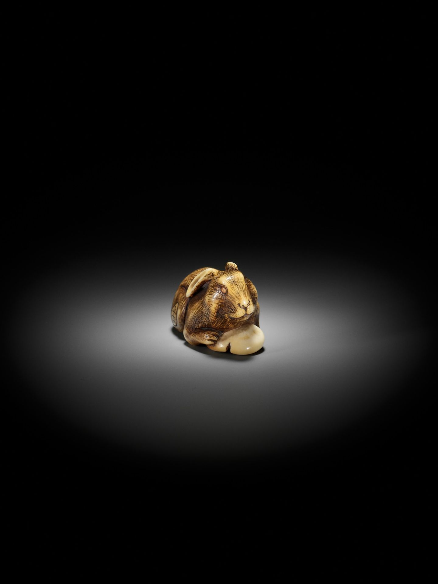 MASATOMO: A RARE IVORY NETSUKE OF A HARE WITH MUSHROOM - Image 10 of 14