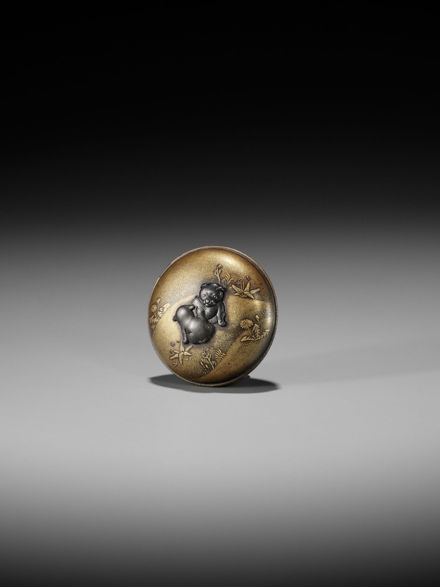 KAKOSAI: A RARE METAL-INLAID LACQUER MANJU NETSUKE WITH PUPPIES - Image 6 of 8