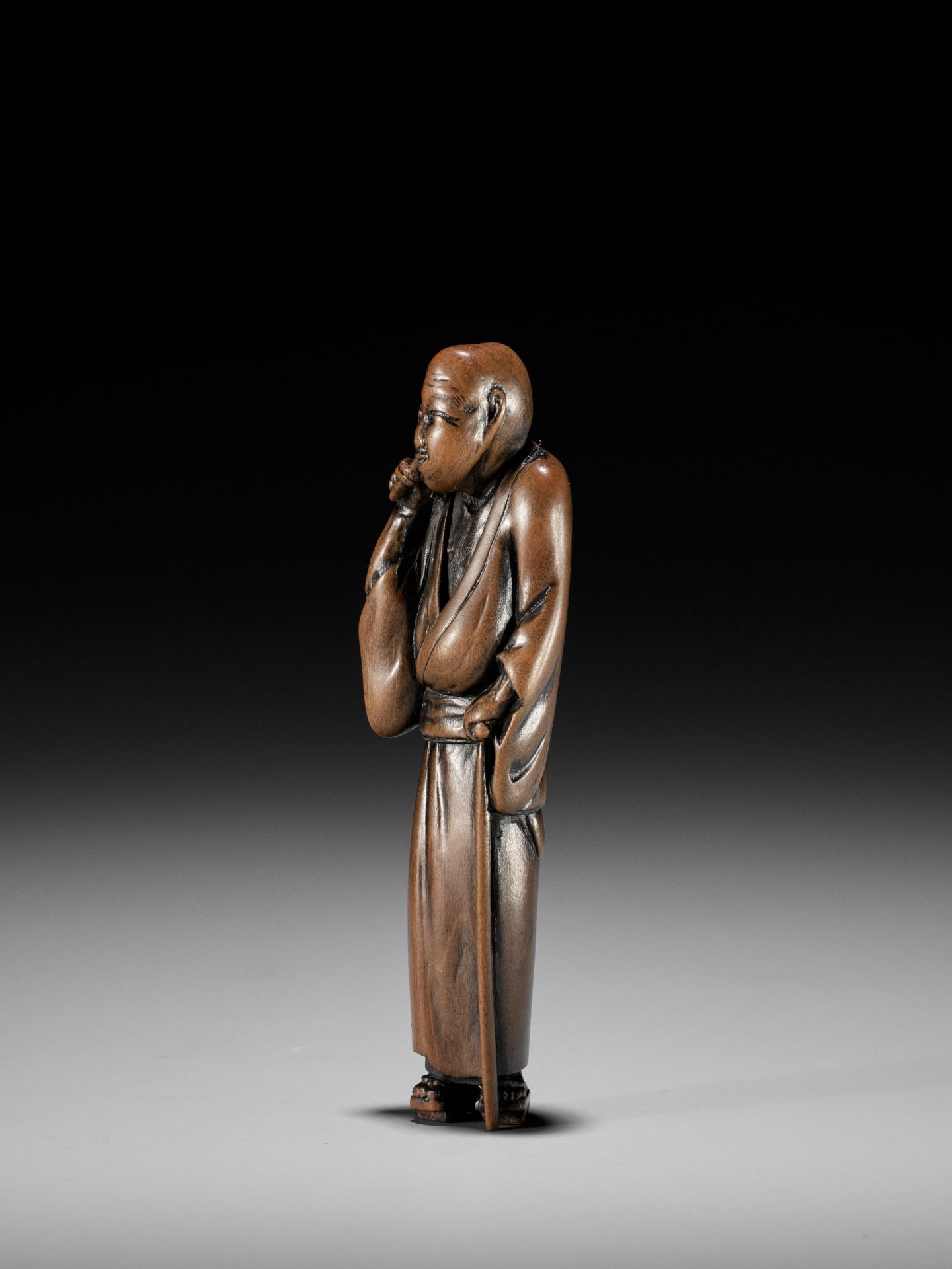 HOKYUDO ITSUMIN: A FINE WOOD NETSUKE OF A BLIND MAN CLEANING HIS TEETH - Image 6 of 13