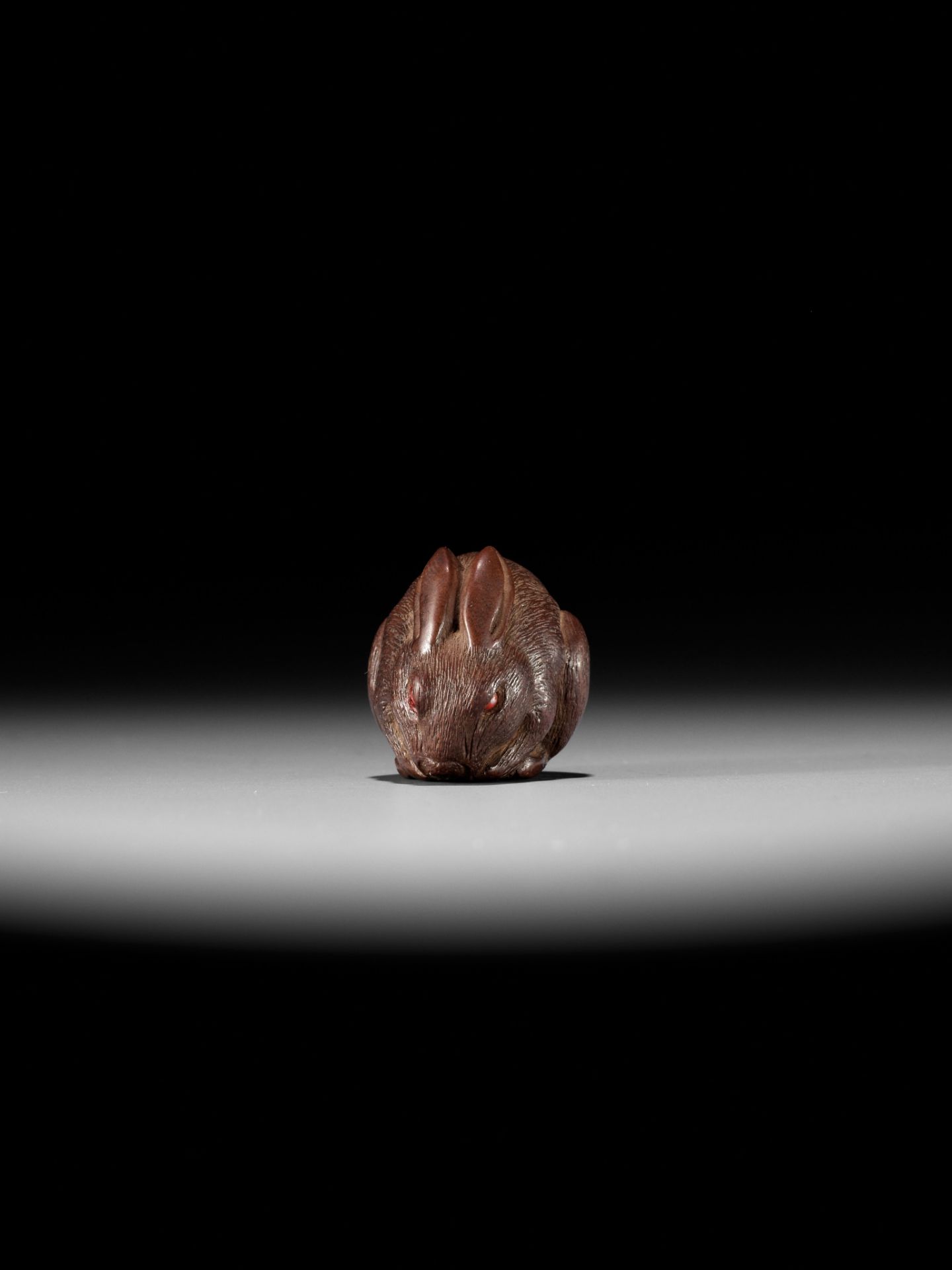 KOKEI: A FINE AND RARE WOOD NETSUKE OF A HARE - Image 8 of 14