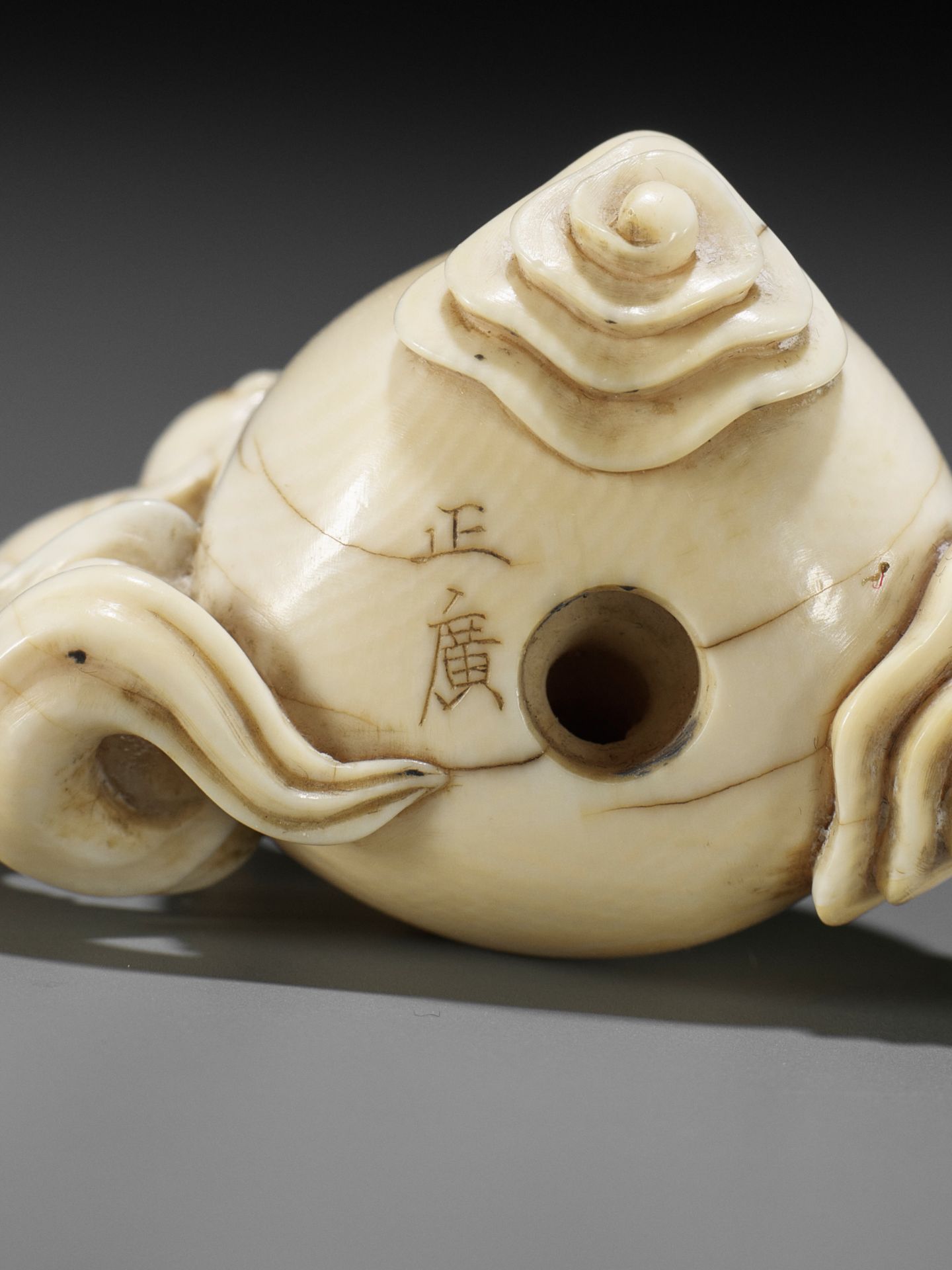 MASAHIRO: AN OSAKA SCHOOL IVORY NETSUKE OF THE LUNAR HARE - Image 12 of 13