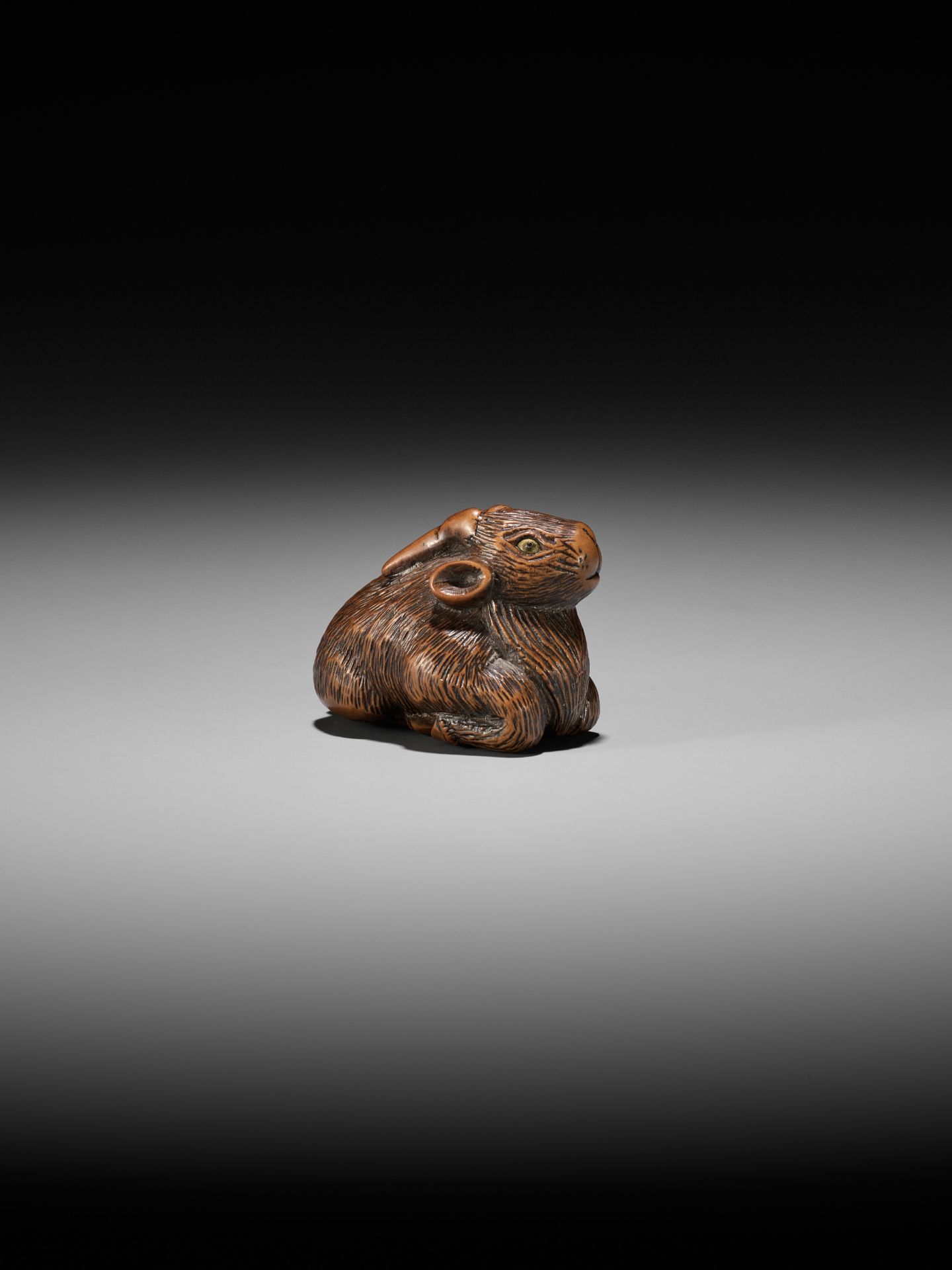 MINKO: A WOOD NETSUKE OF A RECUMBENT GOAT - Bild 6 aus 10