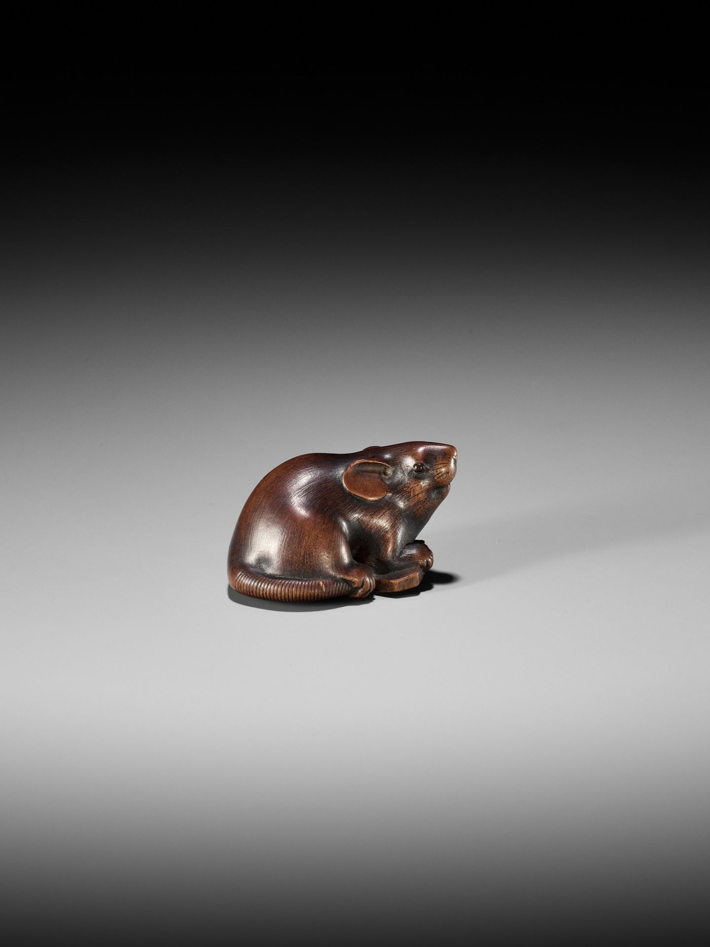 IKKAN: A FINE WOOD NETSUKE OF A RAT WITH A SHOGI TILE - Image 15 of 17