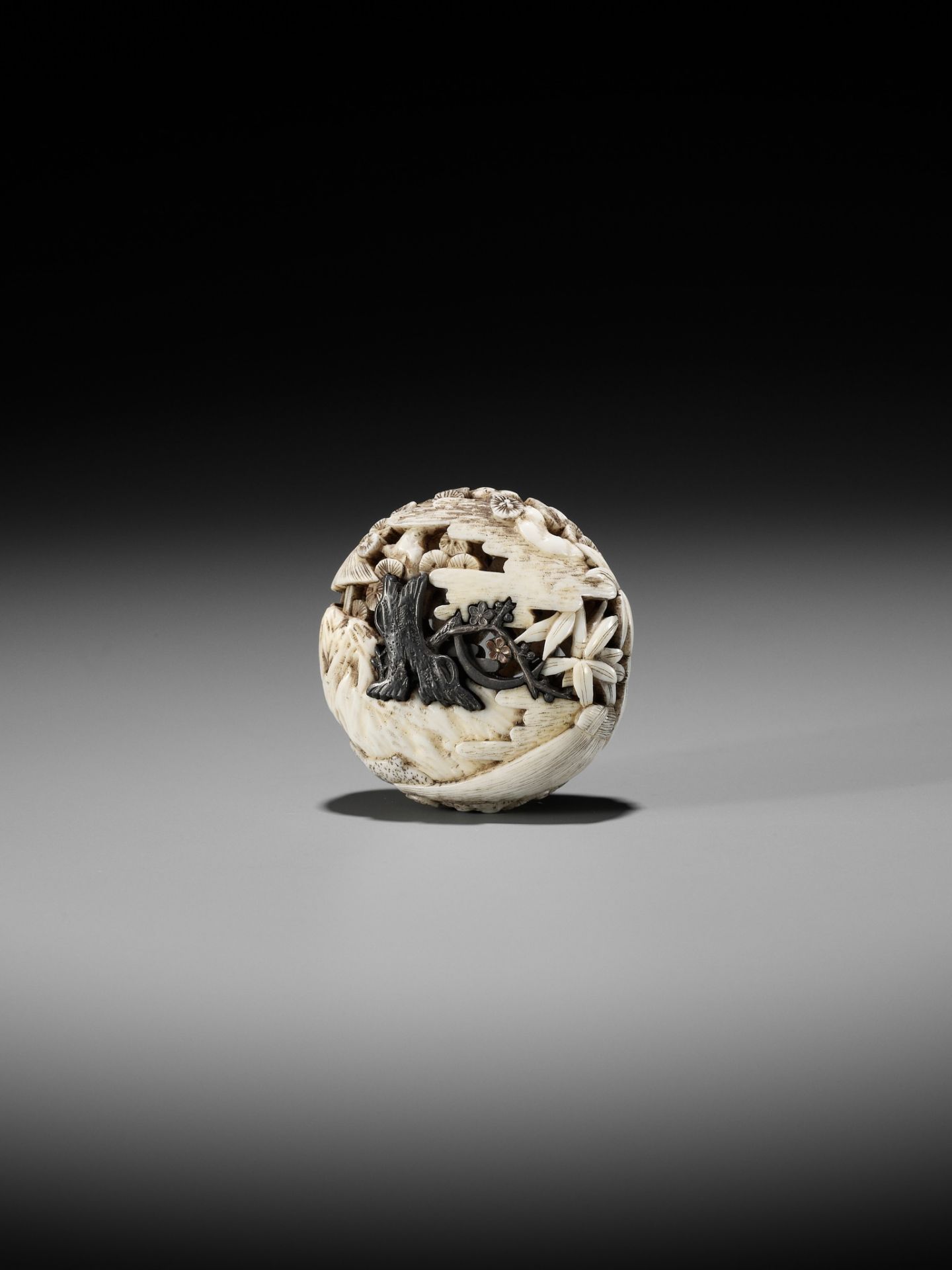 KO: AN INLAID WALRUS IVORY RYUSA MANJU NETSUKE WITH DEPICTING THE THREE FRIENDS OF WINTER - Image 7 of 12