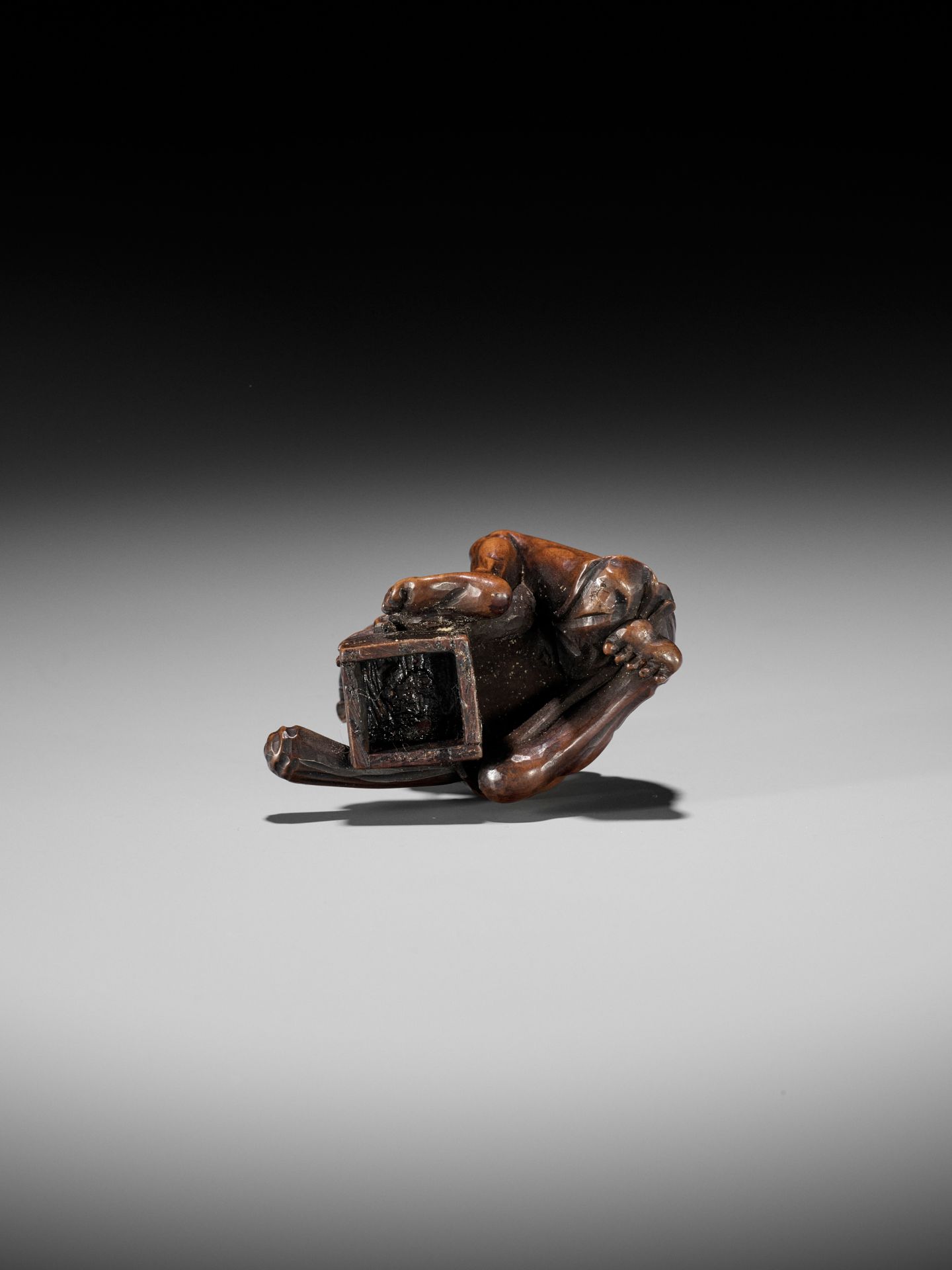 A FINE WOOD OKIMONO NETSUKE OF AN EMACIATED RAT CATCHER - Image 9 of 9