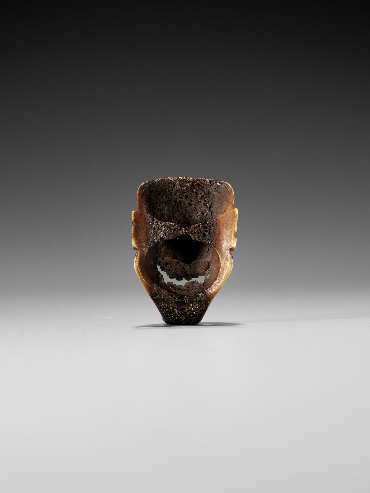 A SUPERB STAG ANTLER MASK NETSUKE OF HANNYA - Image 7 of 10