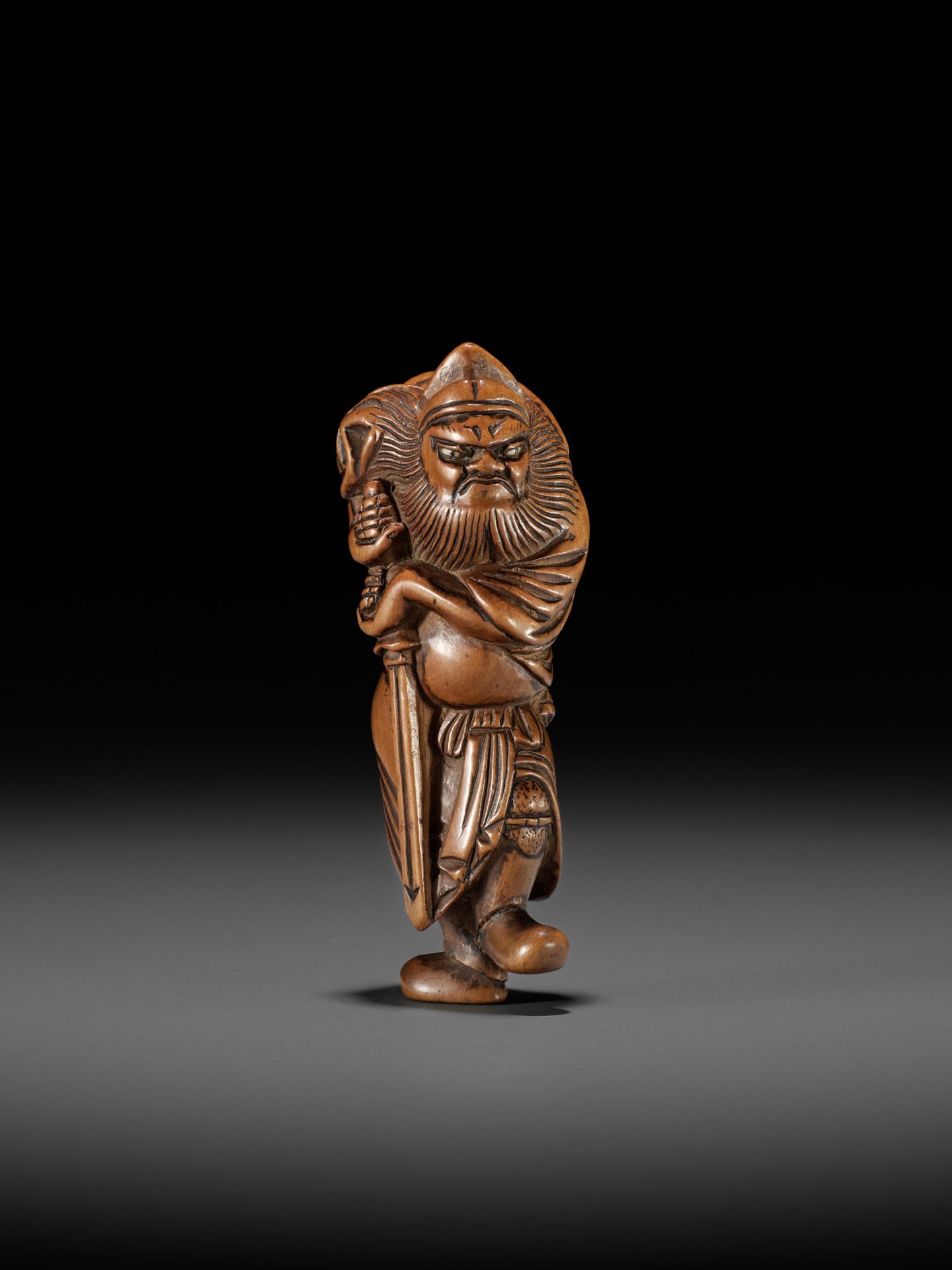 A GOOD WOOD NETSUKE OF SHOKI - Bild 6 aus 10