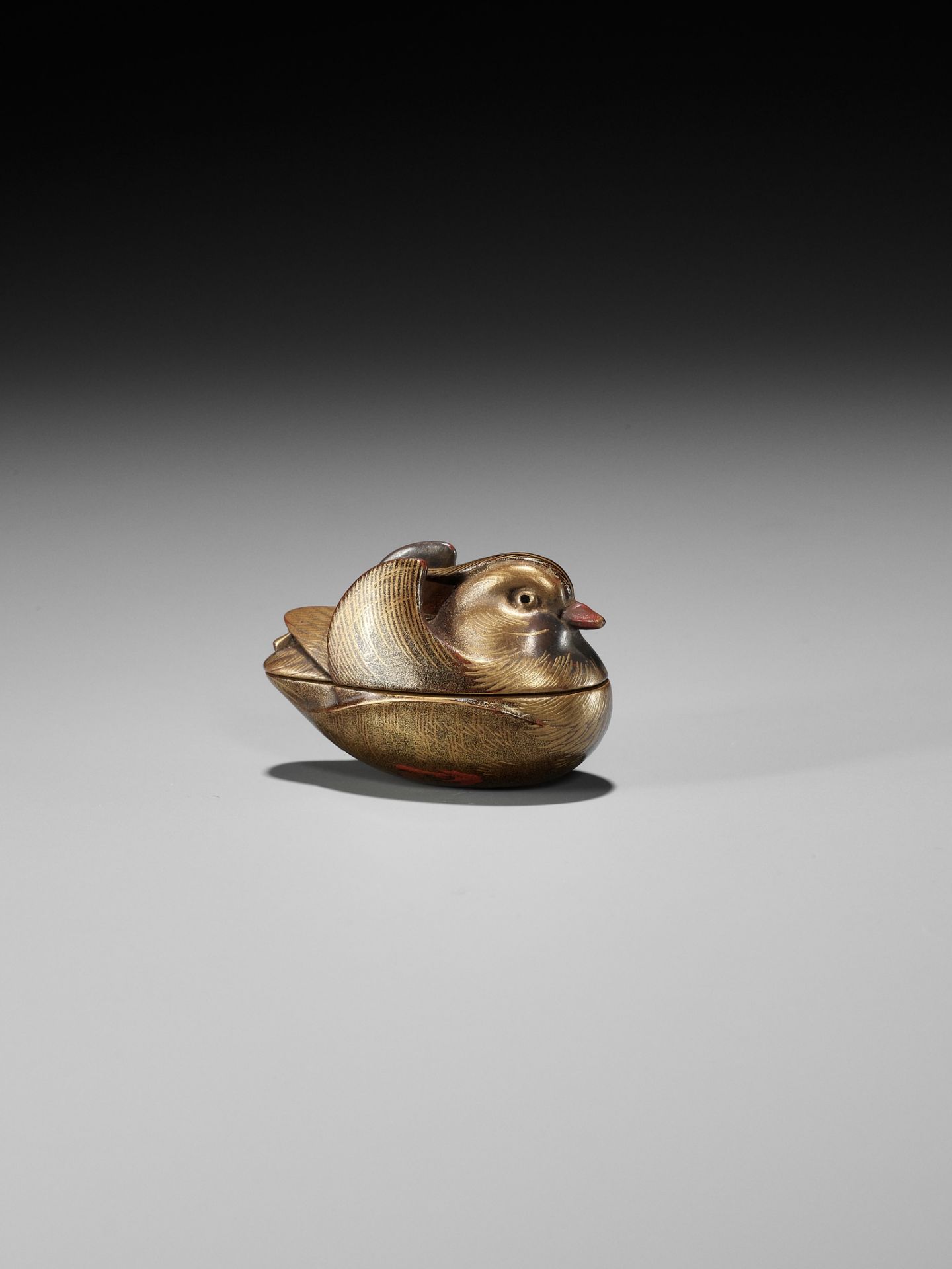 A FINE LACQUER HAKO NETSUKE OF A MANDARIN DUCK (OSHIDORI) - Image 9 of 10