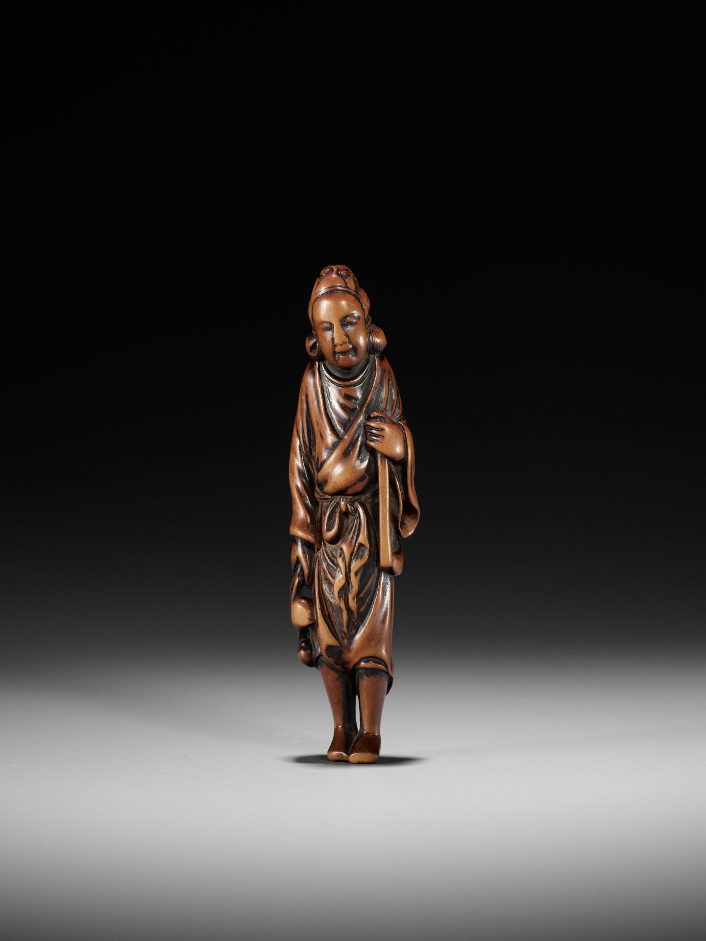 A SUPERB TALL WOOD NETSUKE OF SEIOBO - Bild 8 aus 13