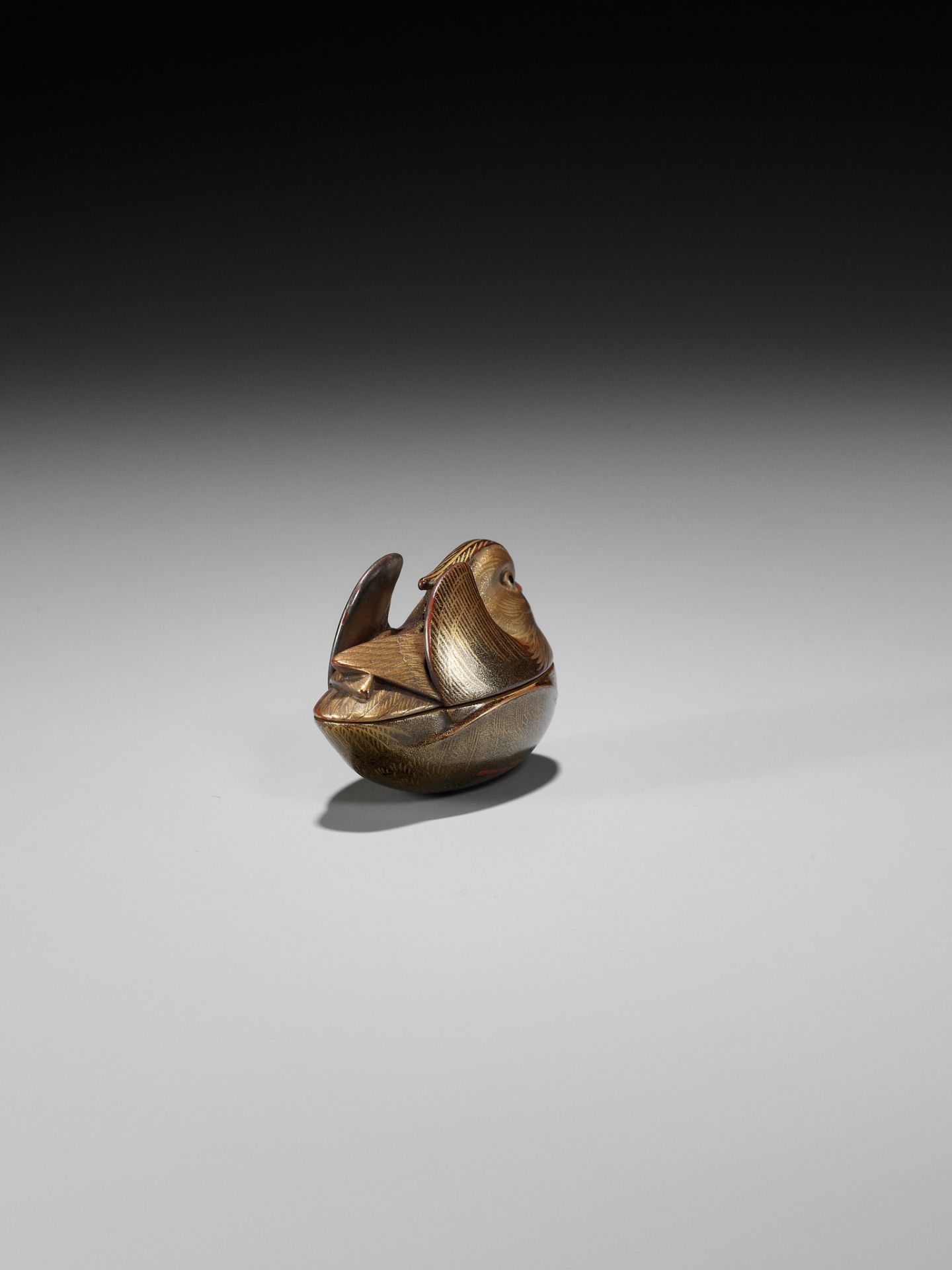 A FINE LACQUER HAKO NETSUKE OF A MANDARIN DUCK (OSHIDORI) - Image 8 of 10