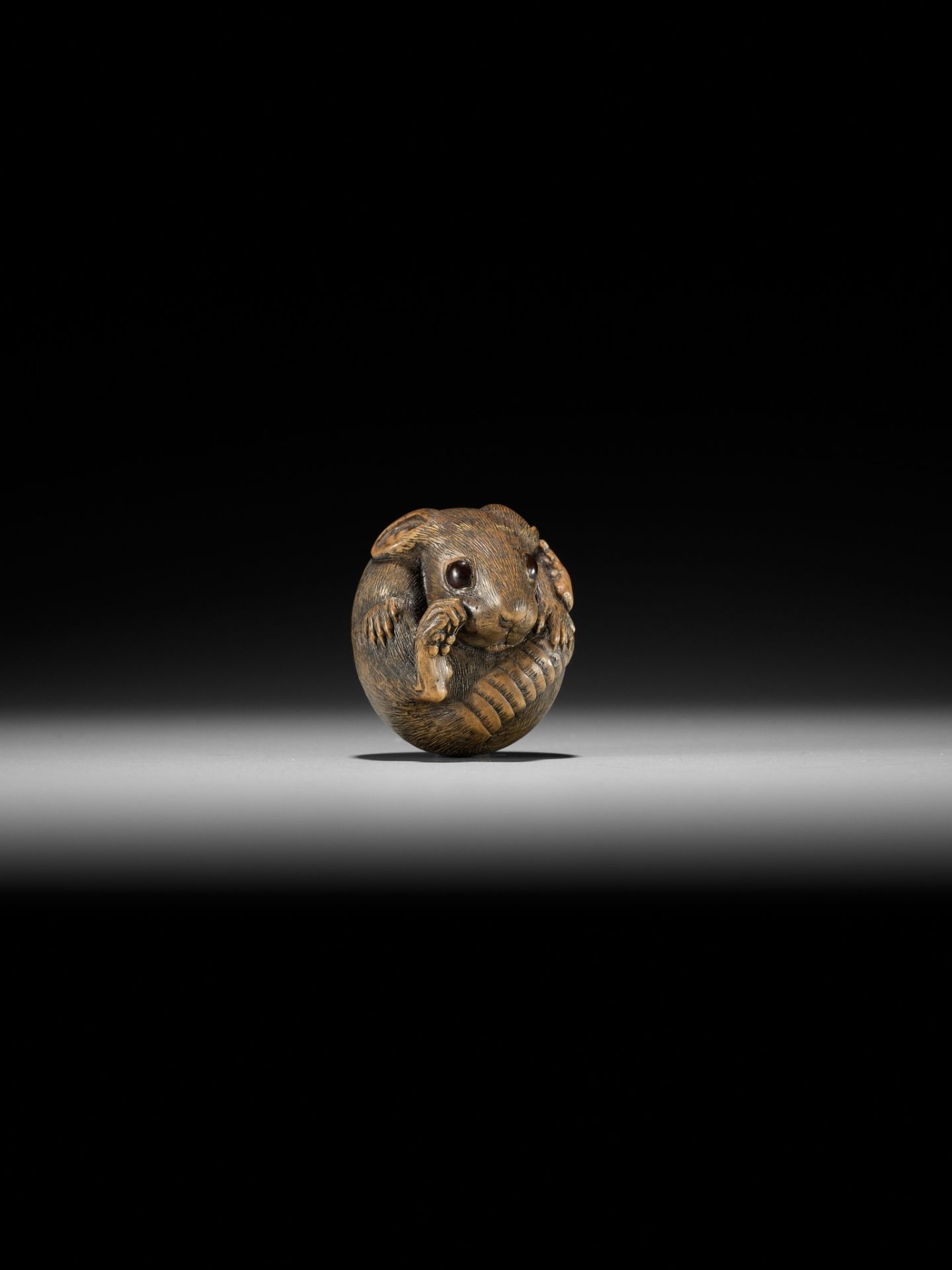 KINSUI: A CONTEMPORARY WOOD NETSUKE OF A COILED RAT - Image 6 of 12