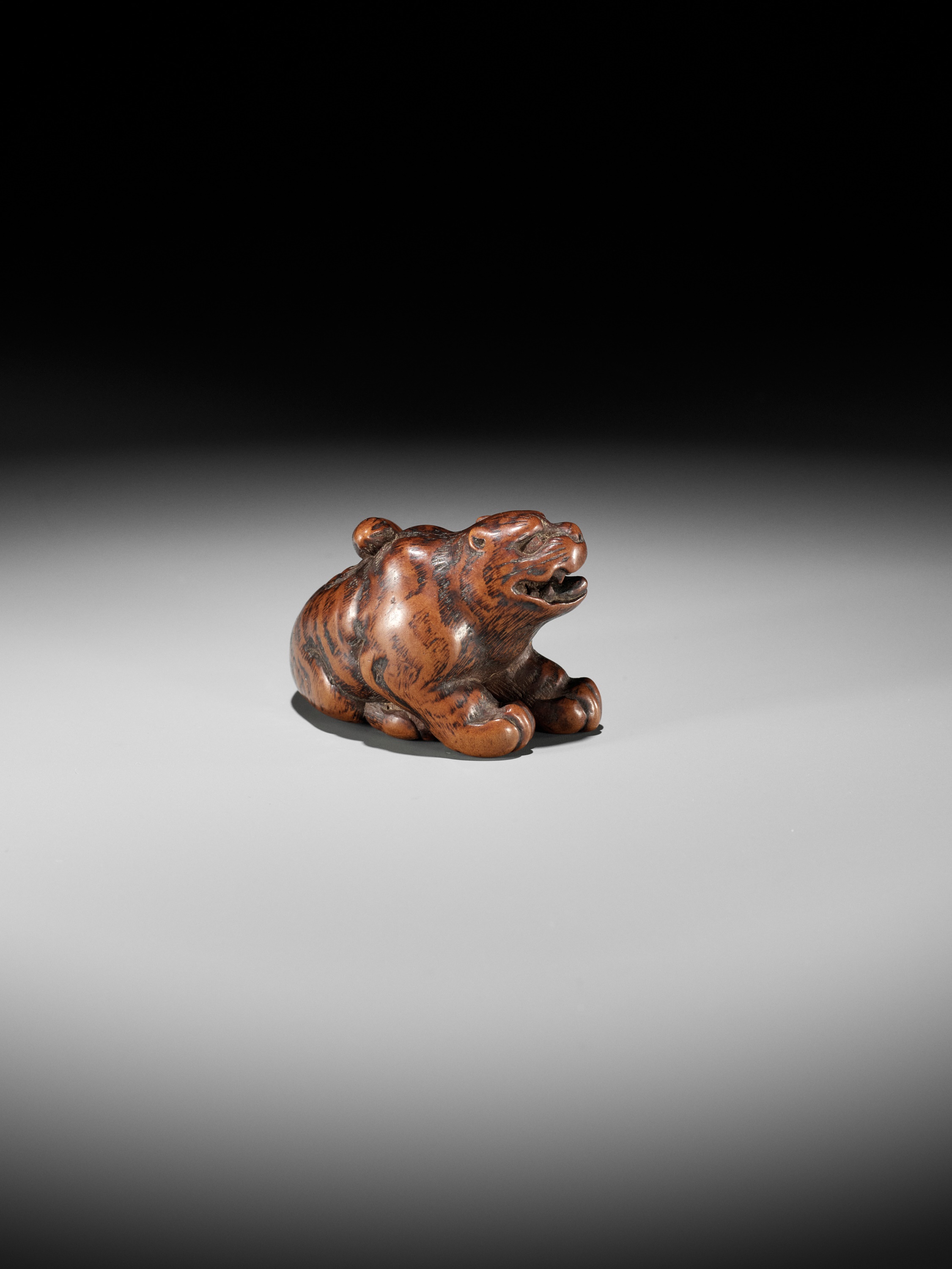 KOKEI: A WOOD NETSUKE OF A TIGER - Image 2 of 15