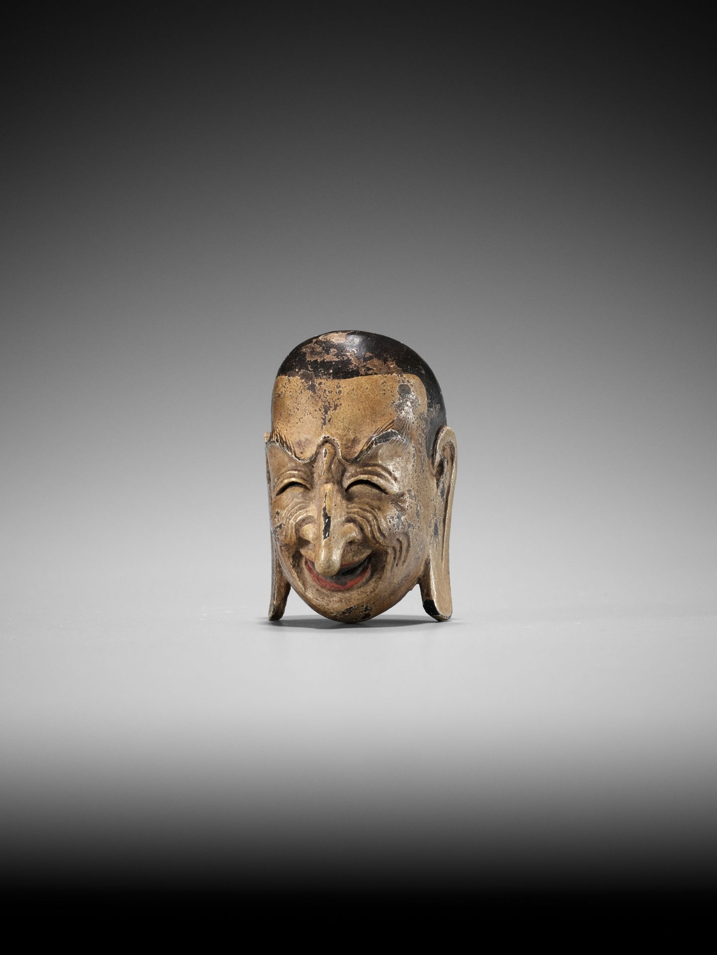 TETSURO: A LACQUERED WOOD GIGAKU MASK NETSUKE OF SUIKO-JU - Image 3 of 12