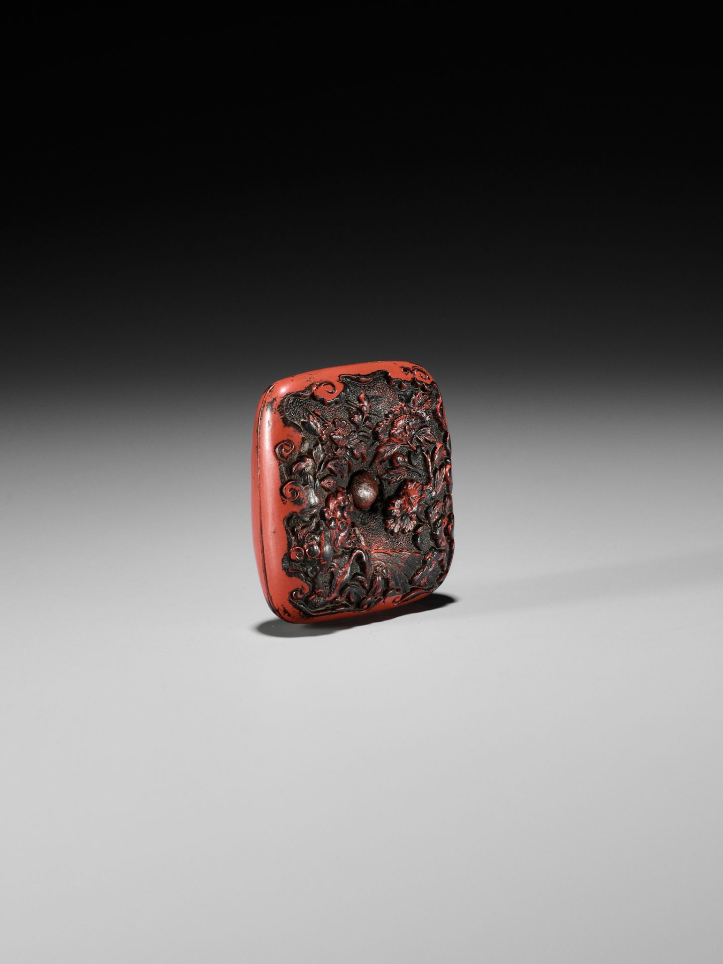 A NEGORO LACQUER NETSUKE DEPICTING SHISHI NO SAKA OTOSHI - Image 6 of 8