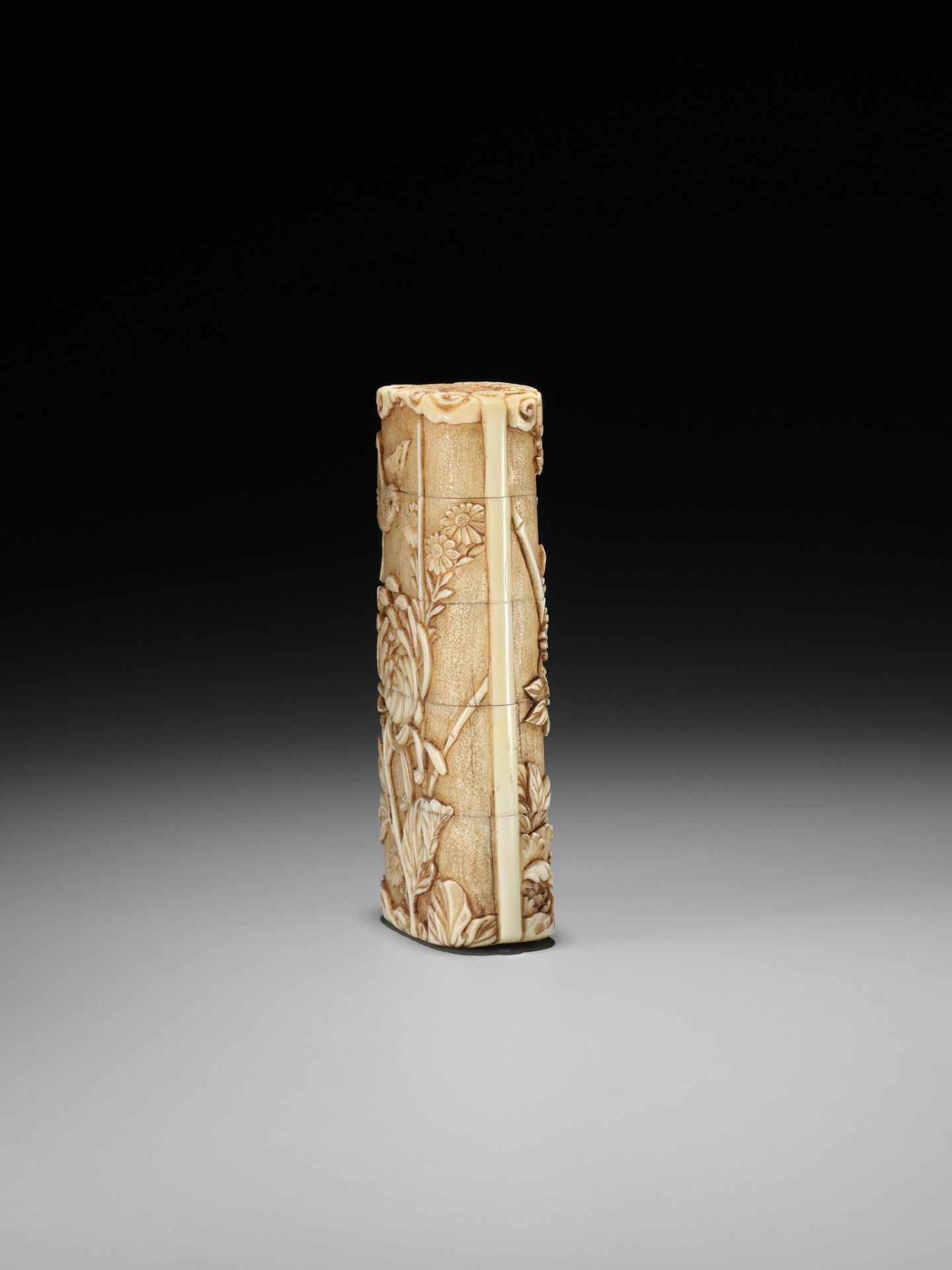 A MASTERFUL WALRUS TUSK FOUR-CASE INRO DEPICTING A SWALLOW AMONGST FLOWERS - Image 9 of 12