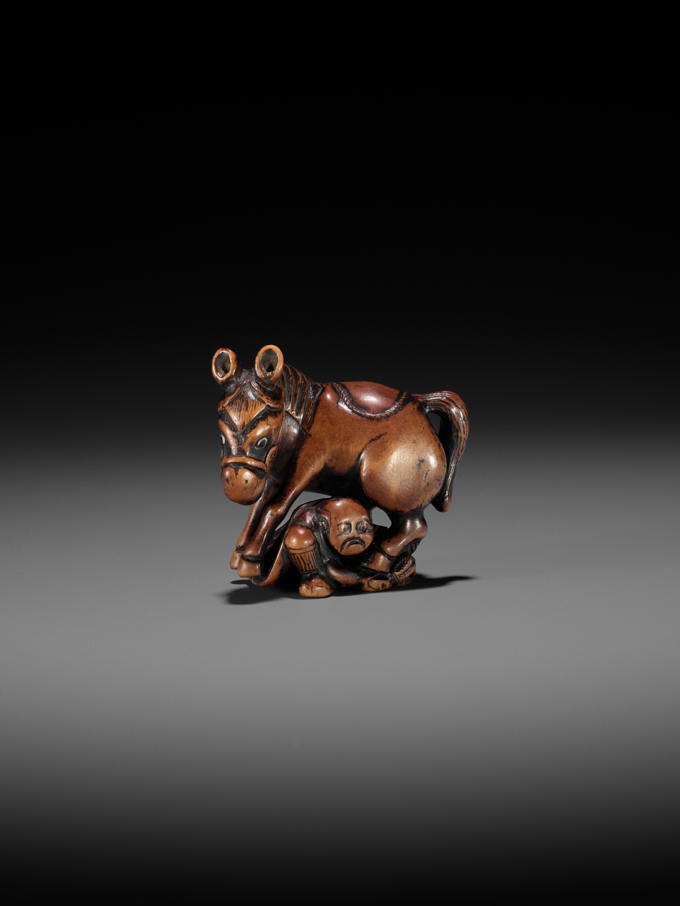 A SUPERB WOOD NETSUKE OF A MULE AND GROOM - Image 6 of 15