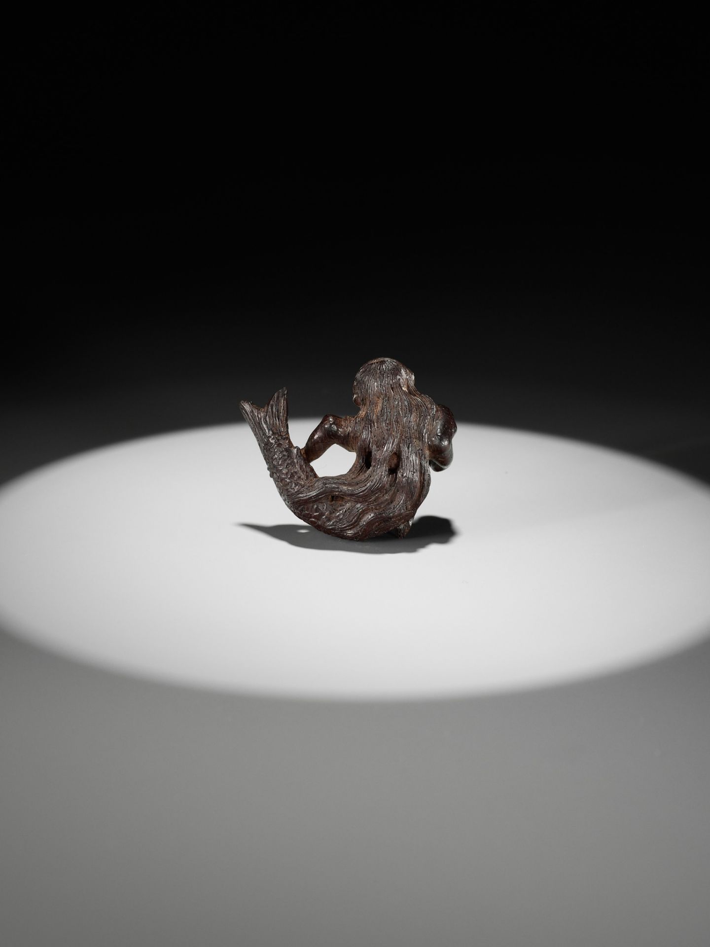 TAKUSAI: A SUPERB WOOD NETSUKE OF A MERMAID (NINGYO) - Image 3 of 14