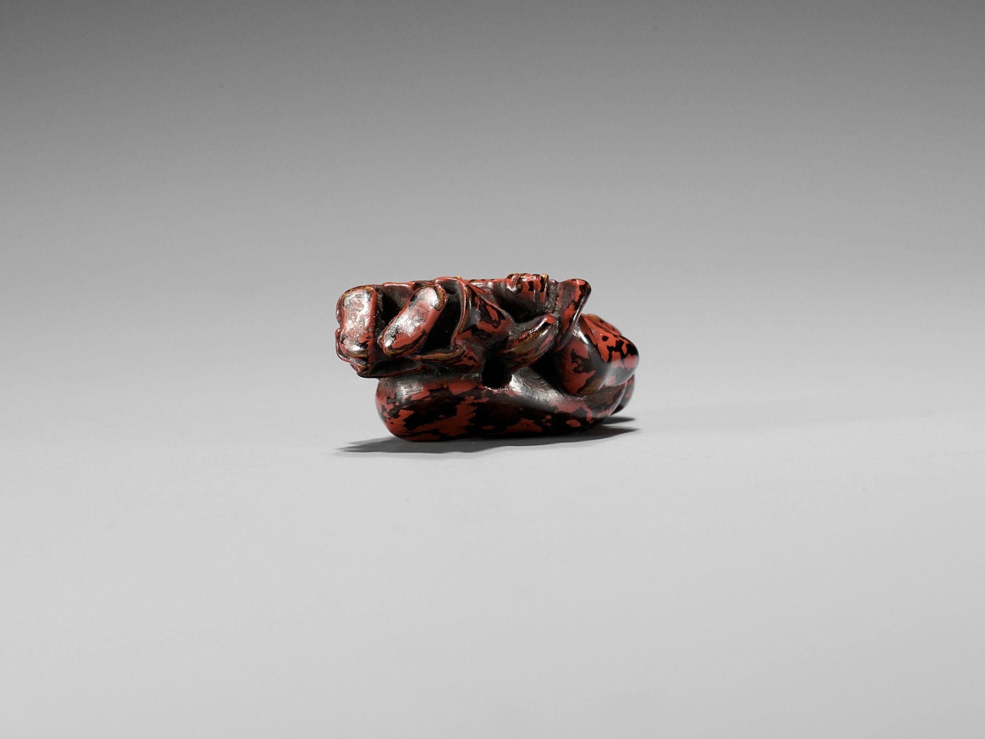 A NEGORO LACQUER NETSUKE OF HOTEI - Image 9 of 9