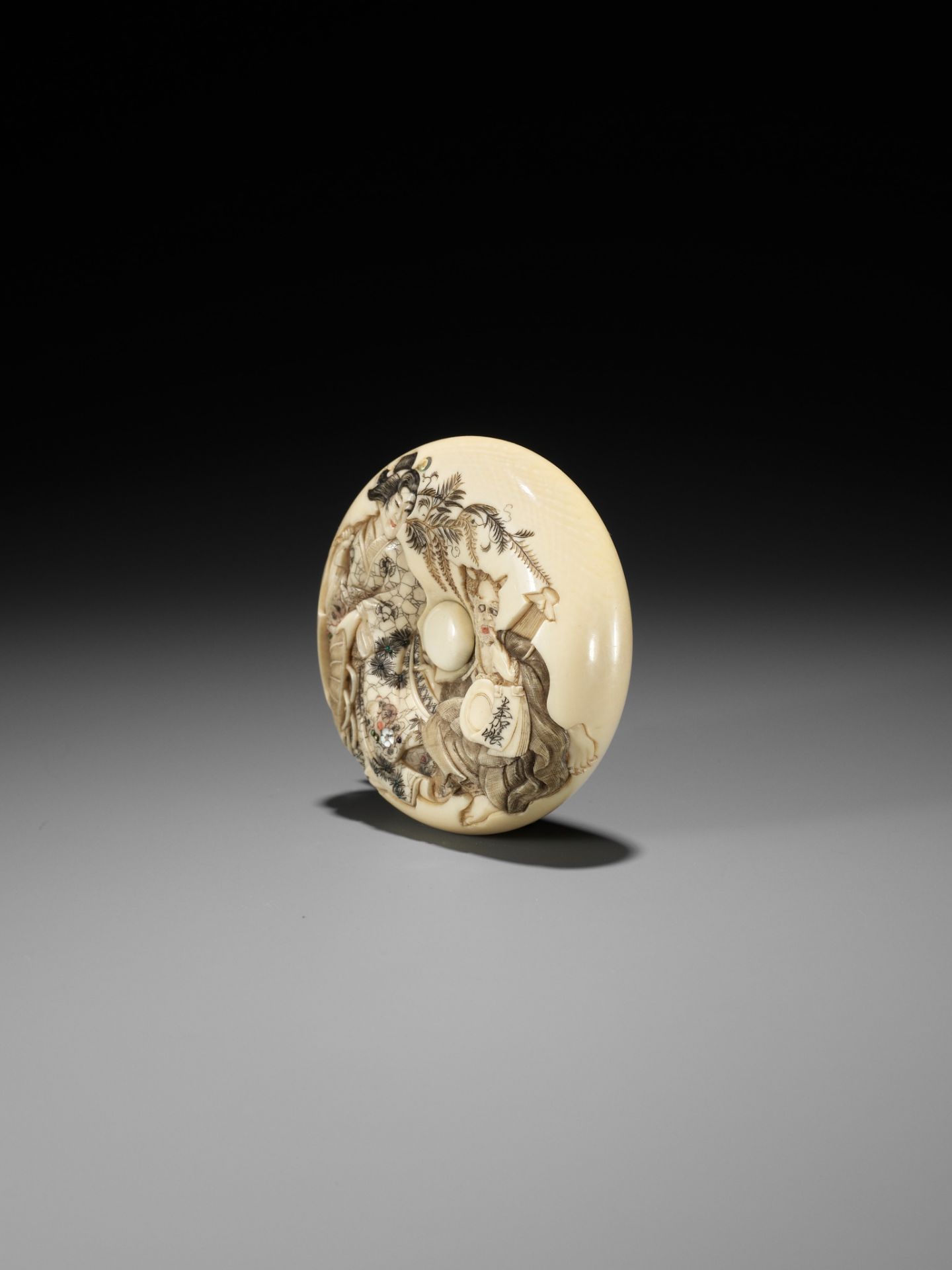 KIKUGAWA: A LARGE IVORY MANJU NETSUKE WITH OTSU-E MOTIF - Image 6 of 13