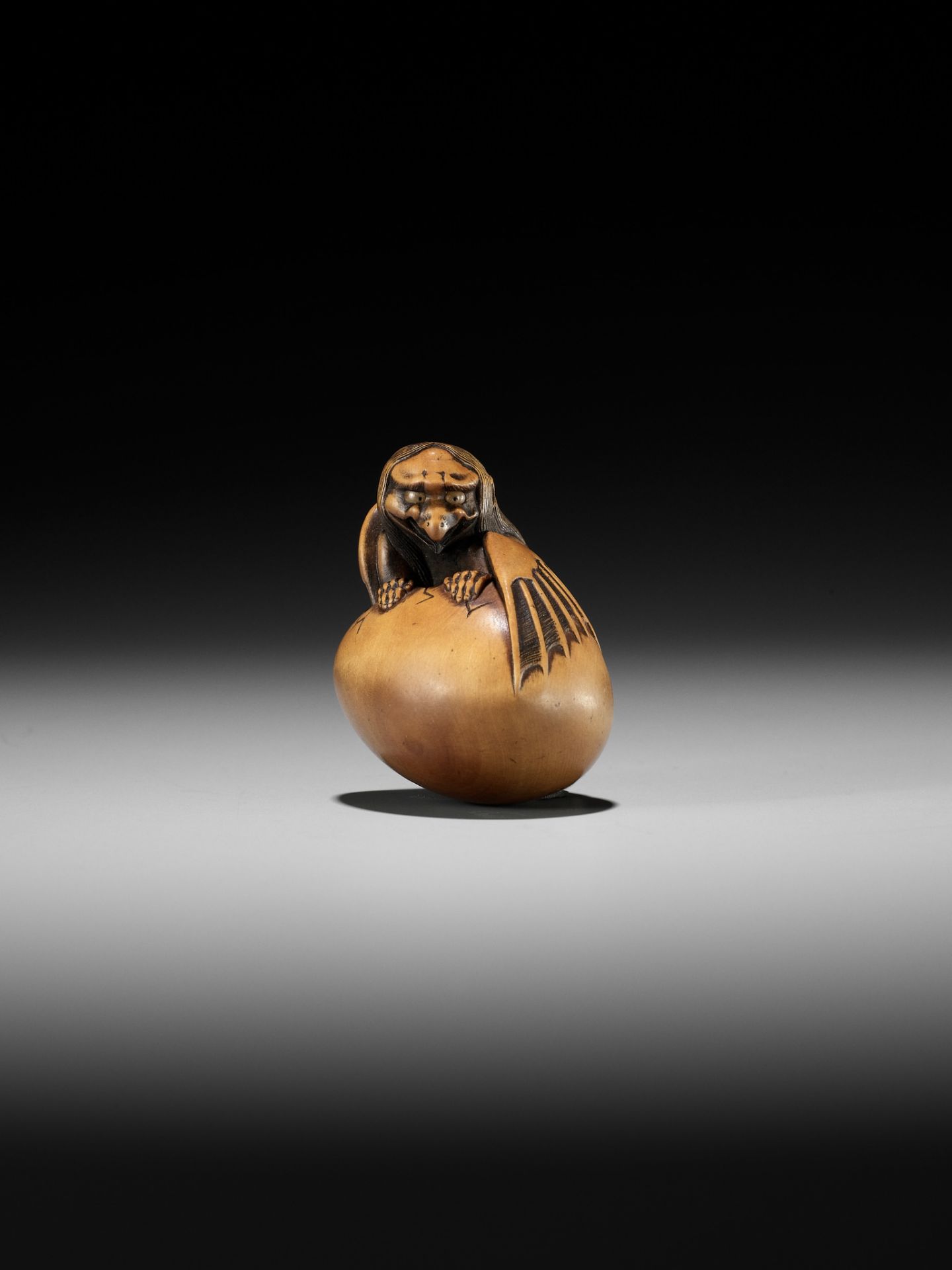 TOYOMASA: A SUPERB WOOD NETSUKE OF A HATCHING TENGU (TENGU NO TAMAGO) - Bild 7 aus 23