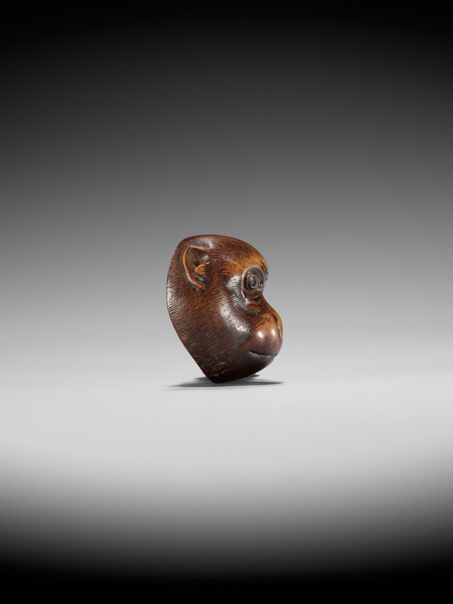 IKKO: A WOOD KYOGEN MASK NETSUKE OF A MONKEY (SARU) - Image 8 of 10