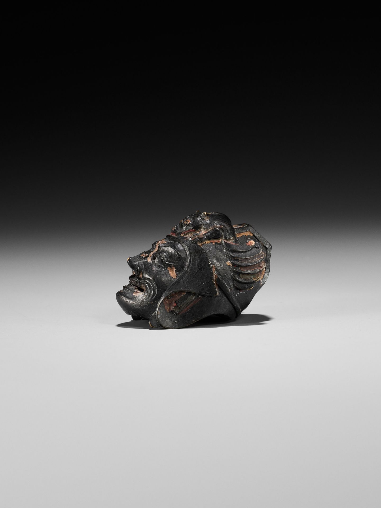 TESSAI: A RARE LACQUERED WOOD GIGAKU MASK NETSUKE - Image 7 of 15