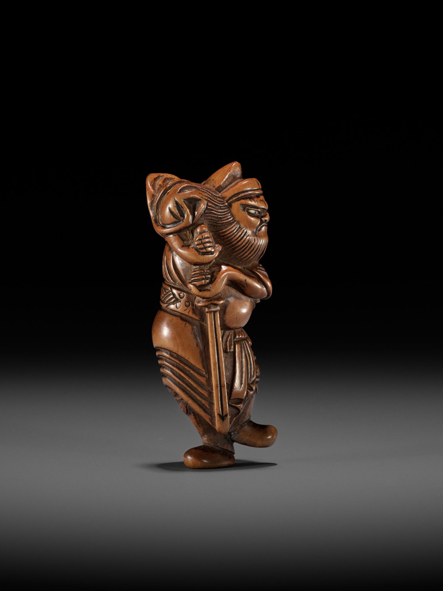 A GOOD WOOD NETSUKE OF SHOKI - Bild 8 aus 10